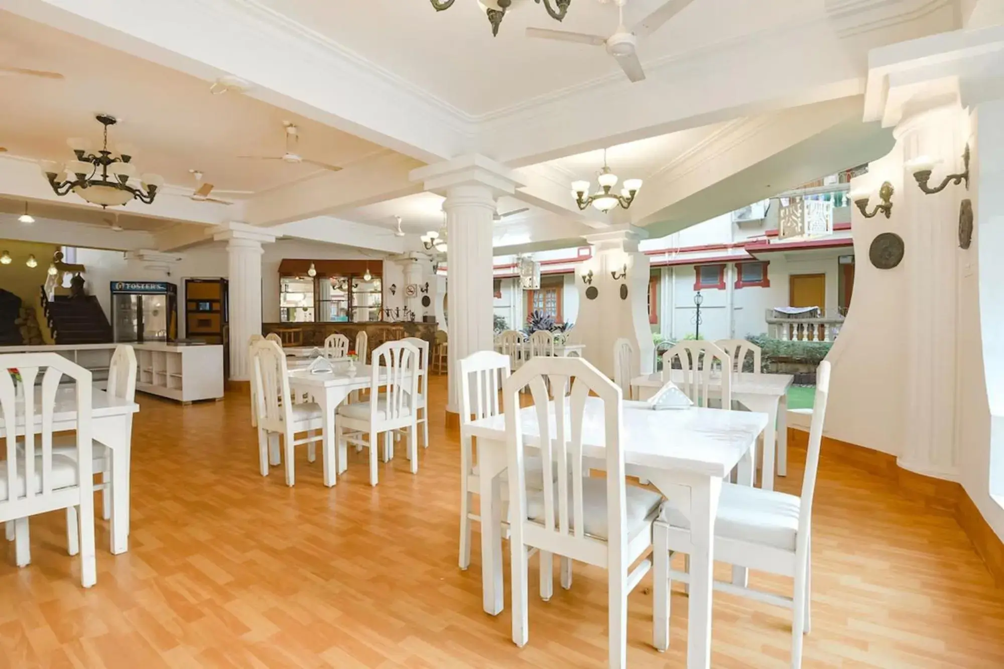 Restaurant/places to eat in FabHotel Prime Emerald Highland - 500M From Candolim Beach Restaurant/places to eat in FabHotel Prime Emerald Highland - 500M From Candolim Beach