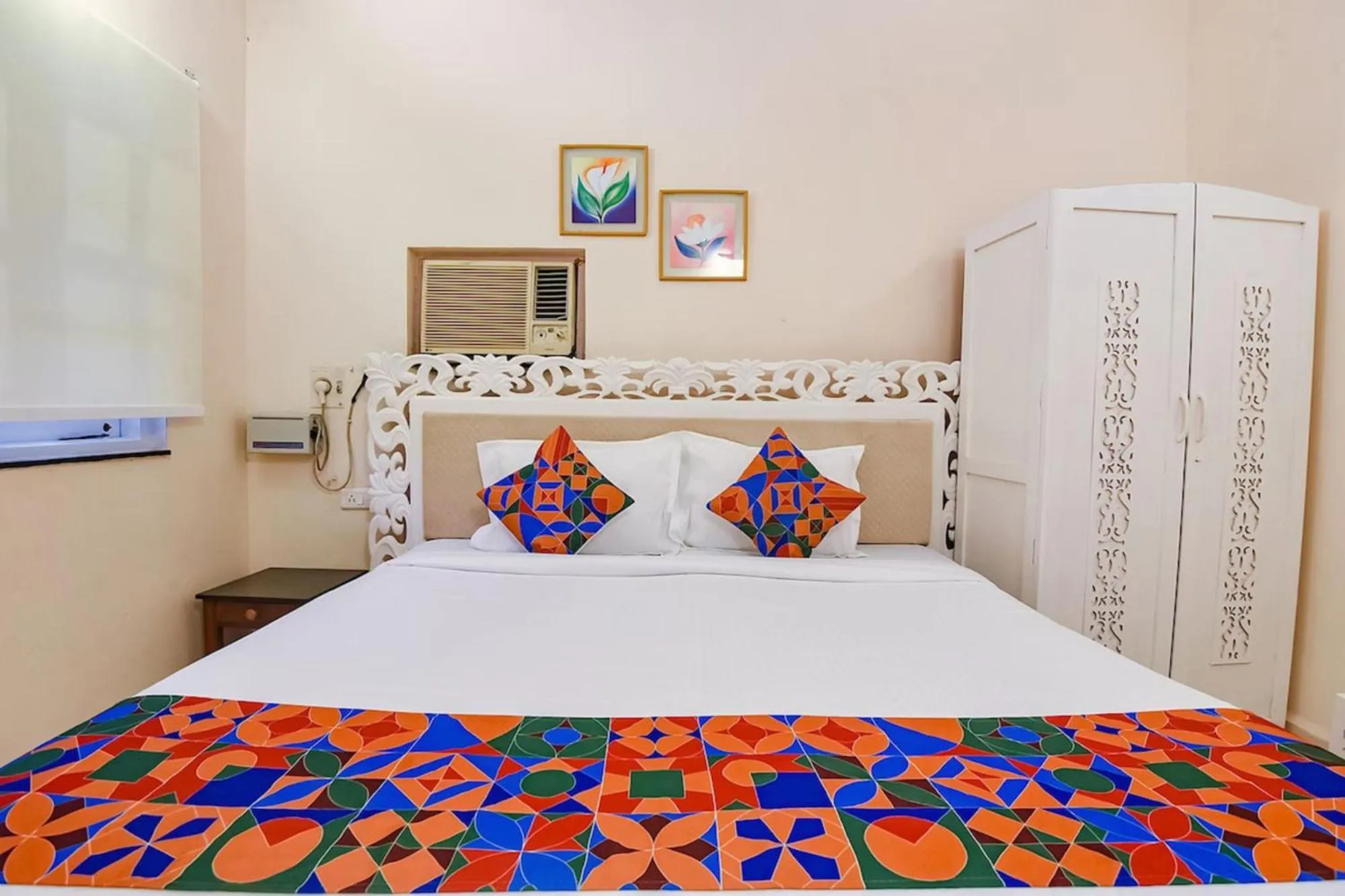 Bed in FabHotel Prime Emerald Highland - 500M From Candolim Beach