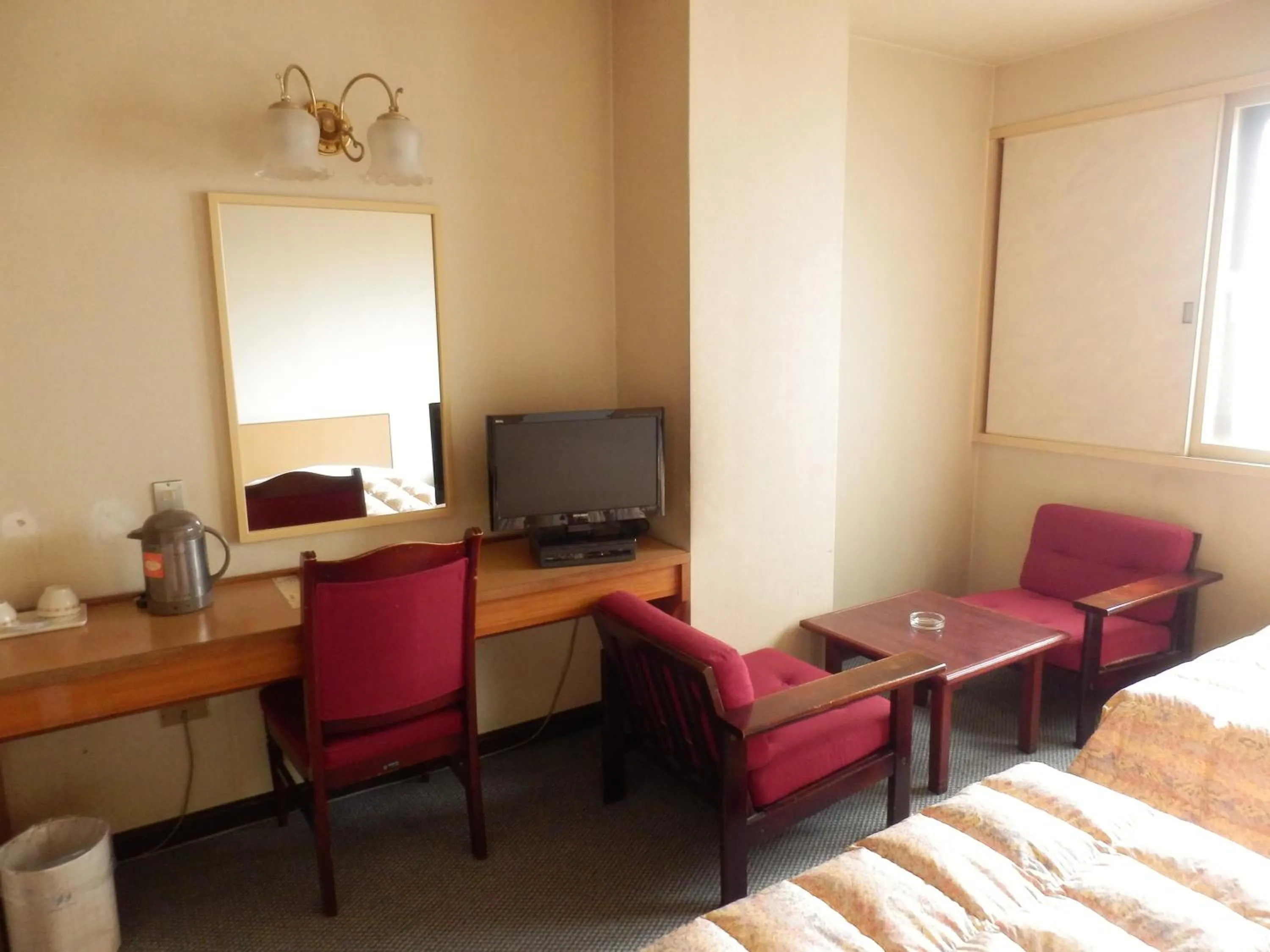 TV and multimedia, Bed in Oka Hotel