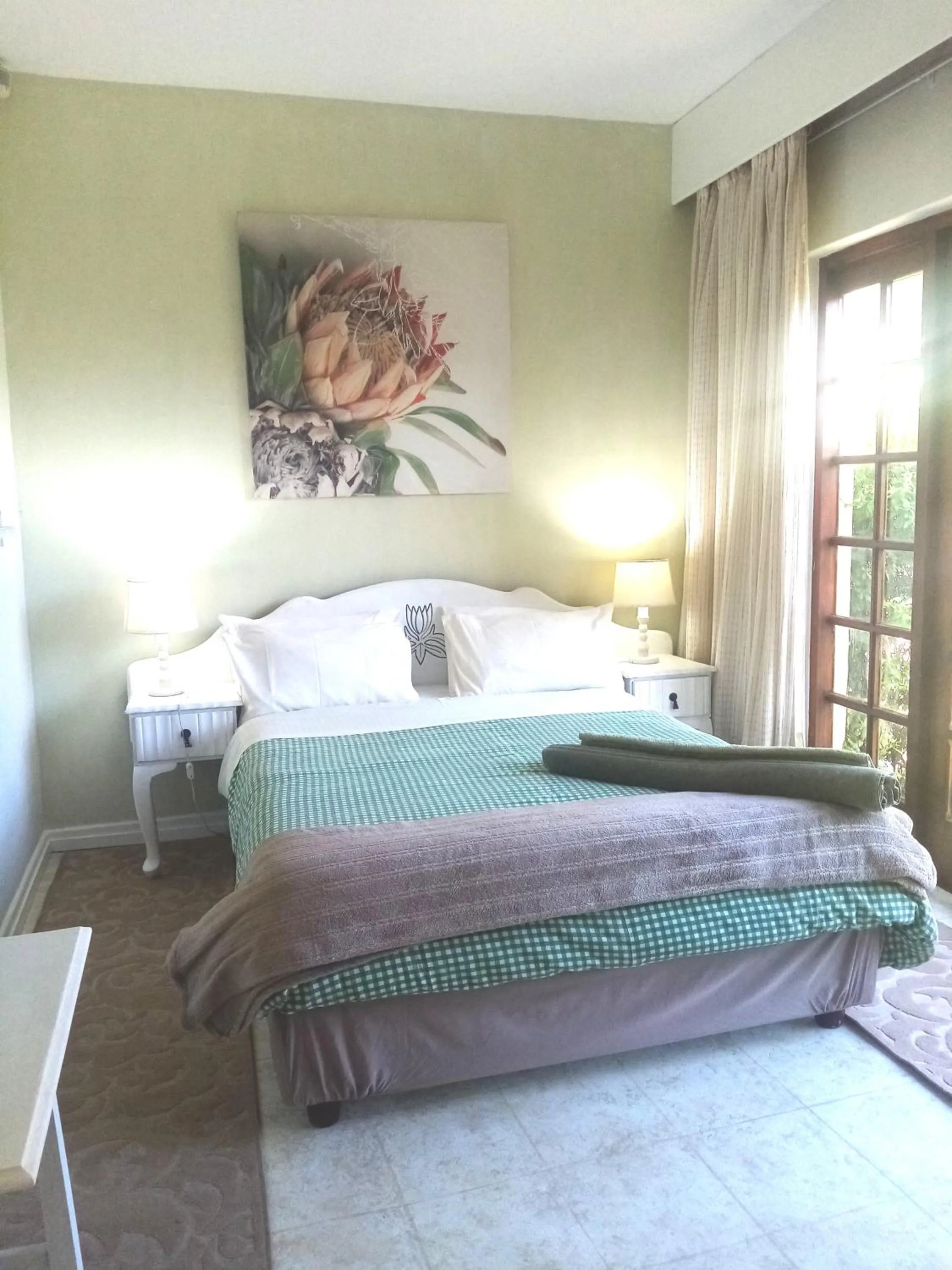Bed in Sea Valley Villa