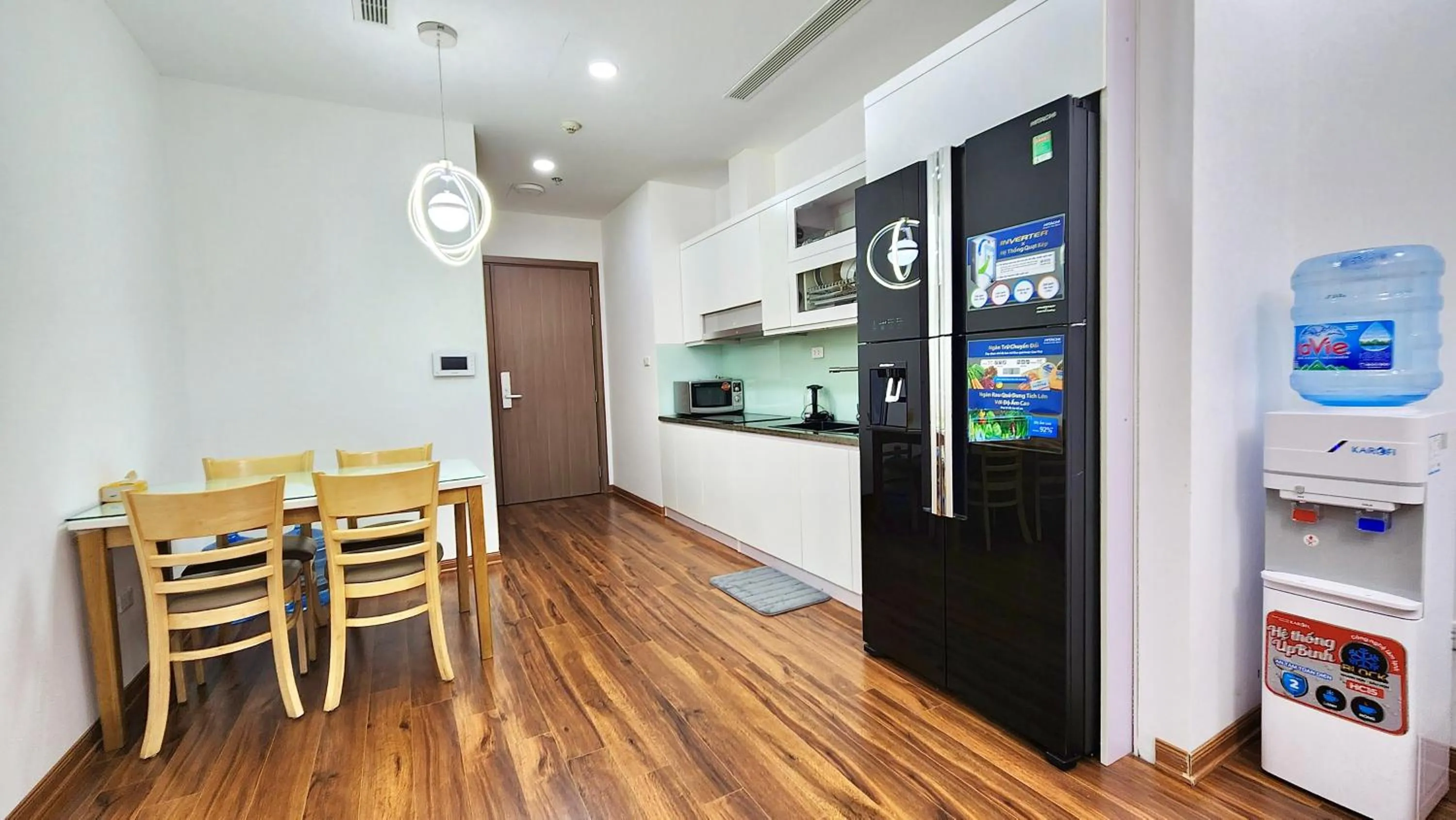 Kitchen or kitchenette in Vinhomes Metropolis Residence