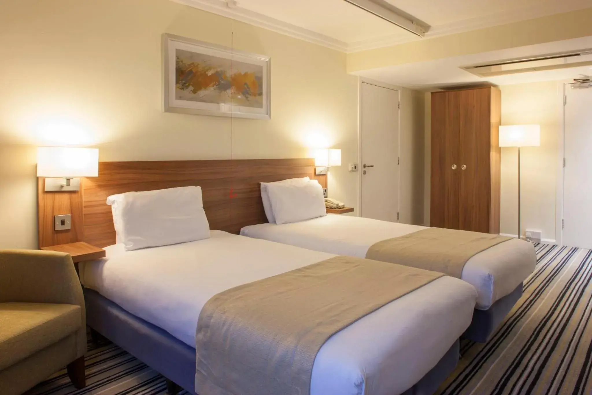 Photo of the whole room, Bed in Holiday Inn Brighton Seafront by IHG Photo of the whole room, Bed in Holiday Inn Brighton Seafront by IHG