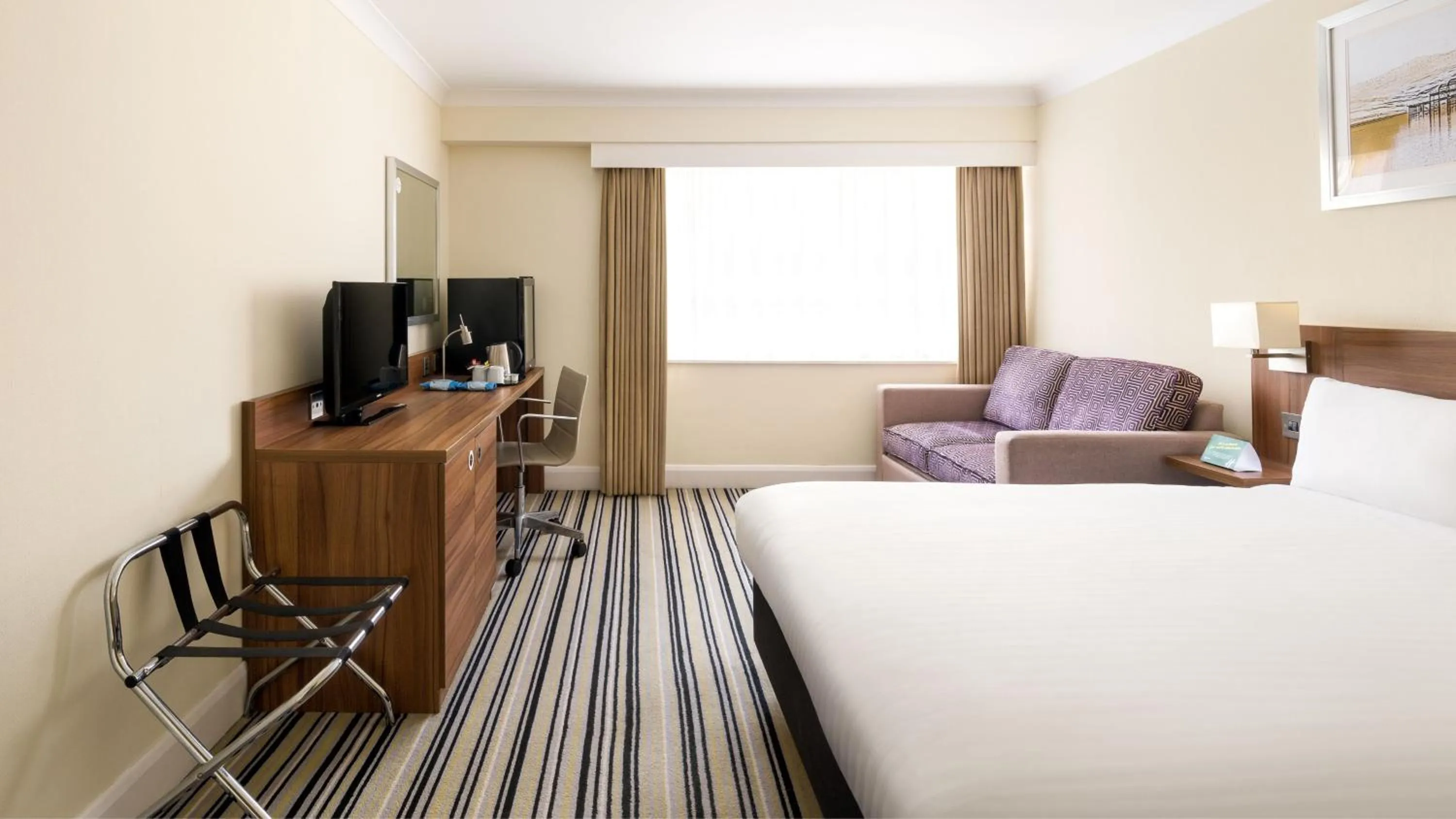 Photo of the whole room, Bed in Holiday Inn Brighton Seafront by IHG
