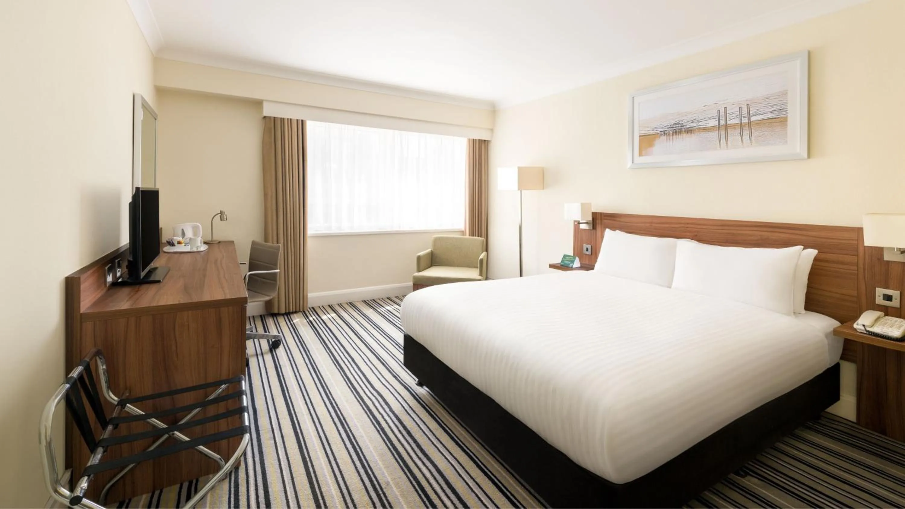 Photo of the whole room, Bed in Holiday Inn Brighton Seafront by IHG