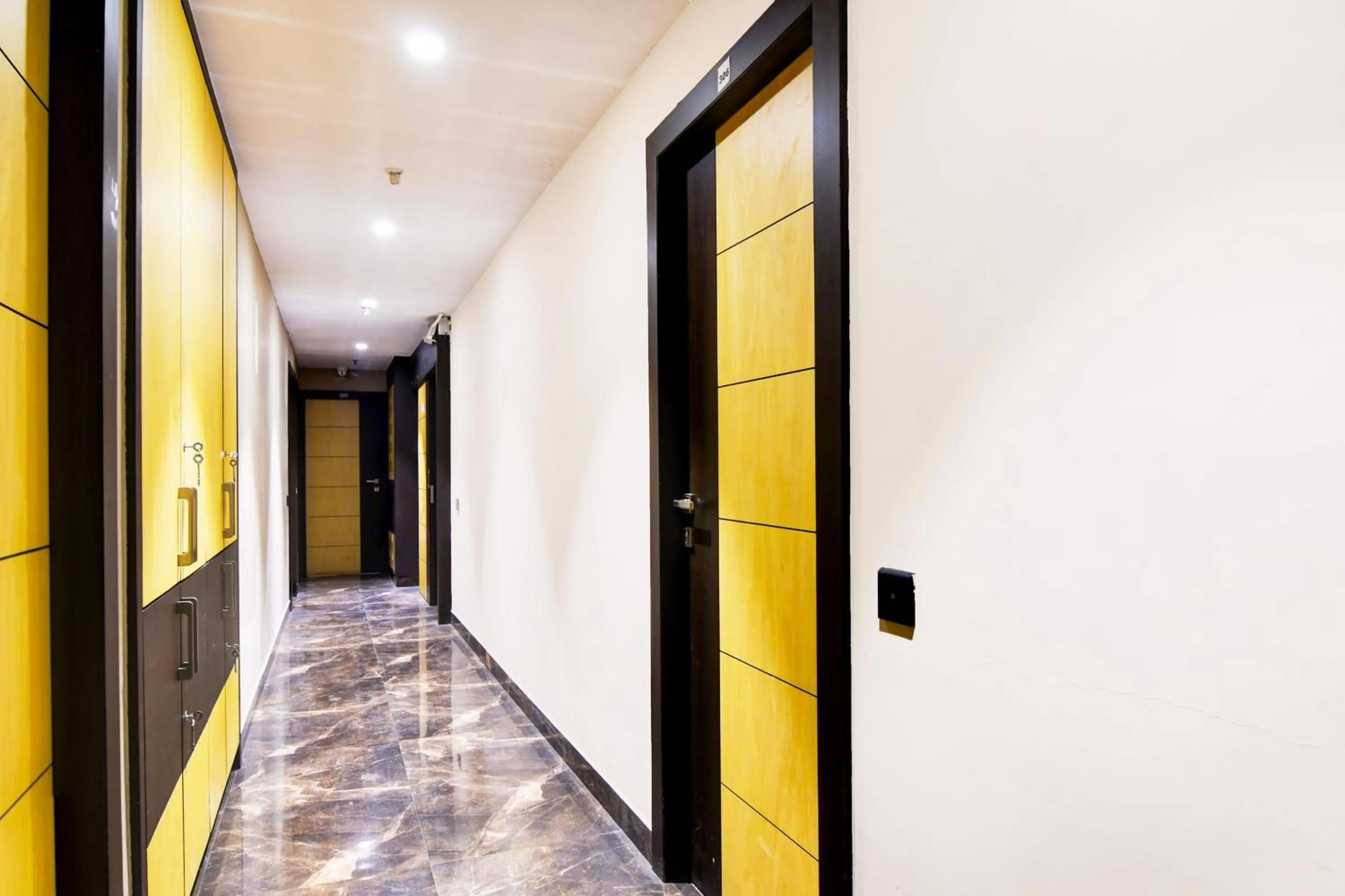 Lobby or reception in Super Townhouse New Town Near DLF