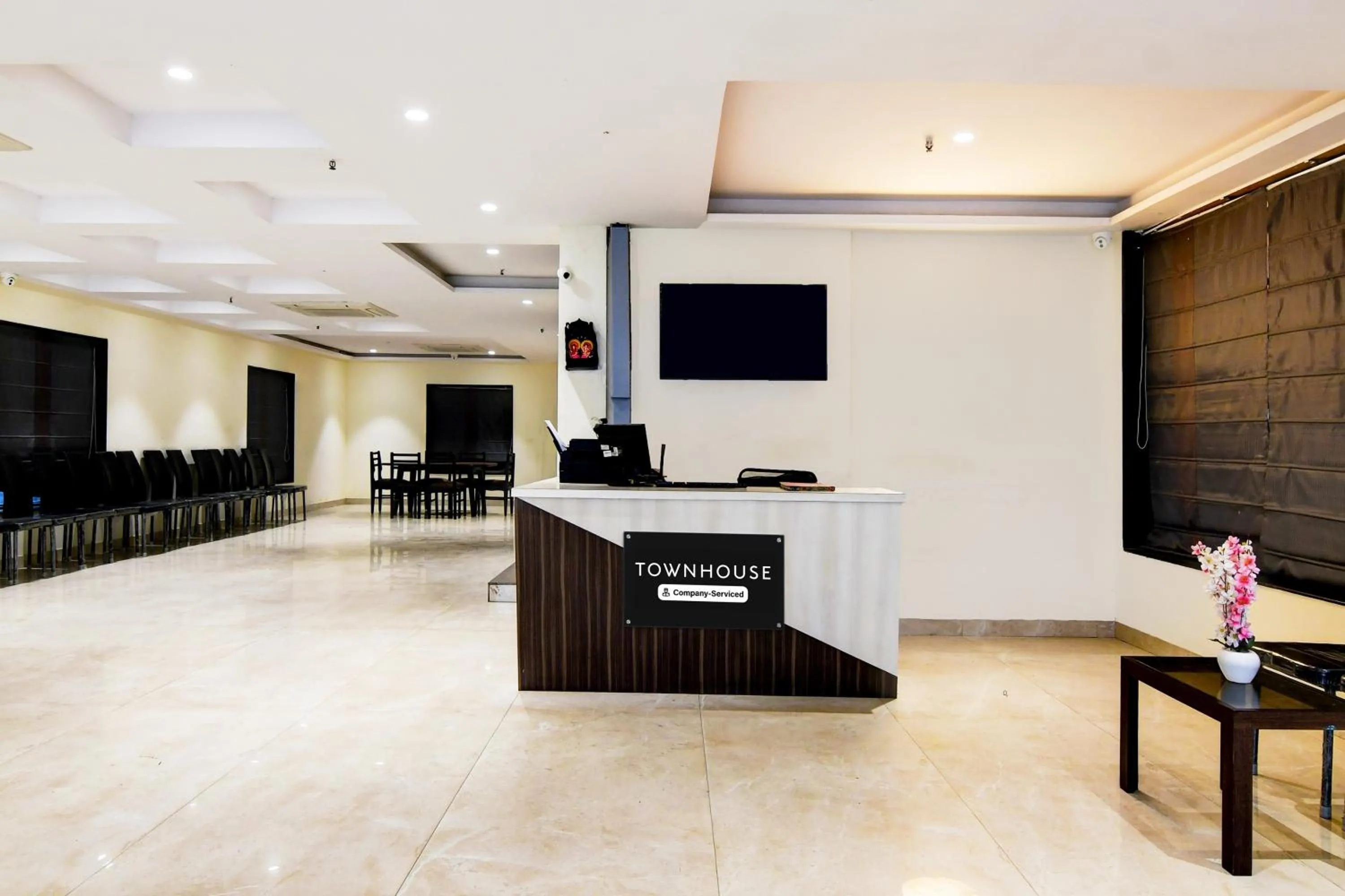 Lobby or reception in Super Townhouse New Town Near DLF