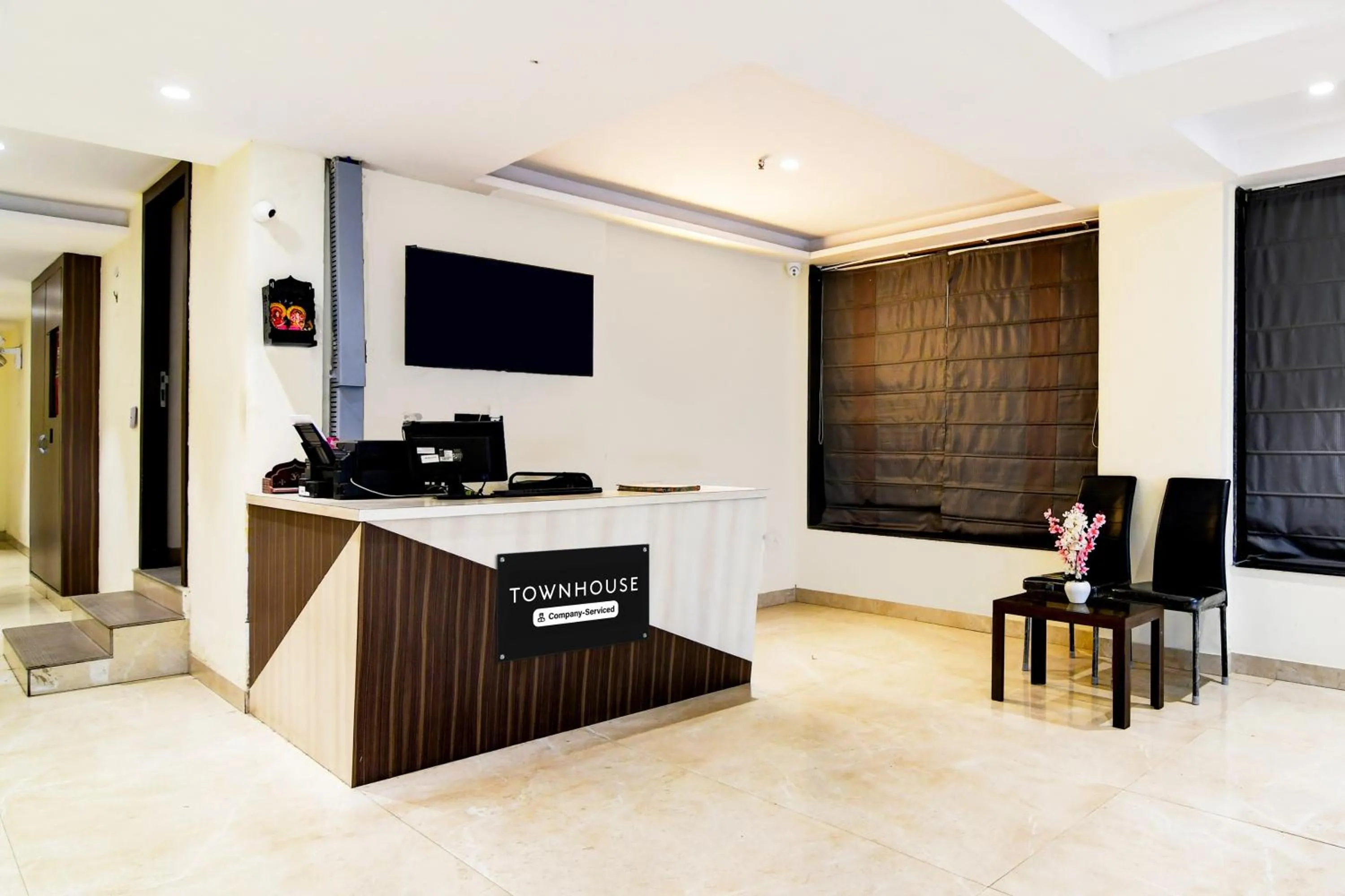 Lobby or reception in Super Townhouse New Town Near DLF