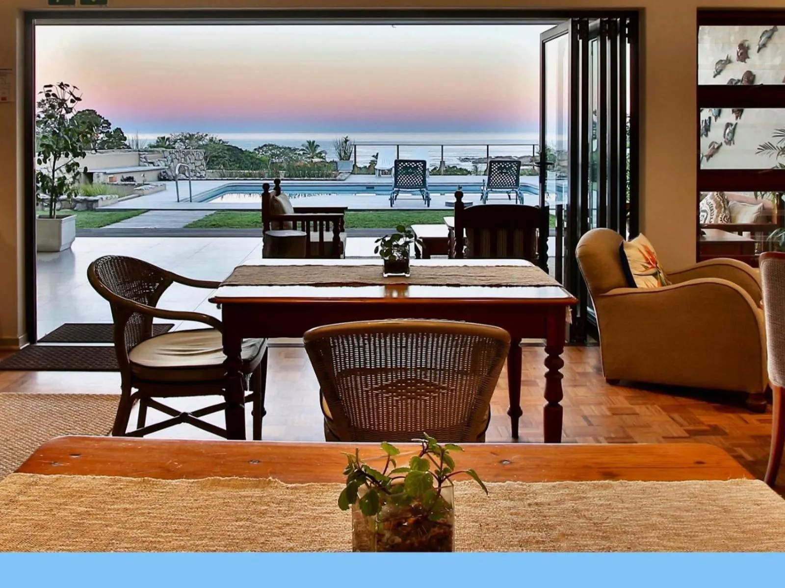 Dining area in Ocean Gaze Bed and Breakfast