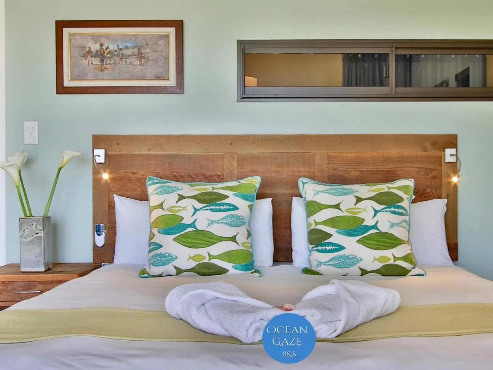 Bed in Ocean Gaze Bed and Breakfast