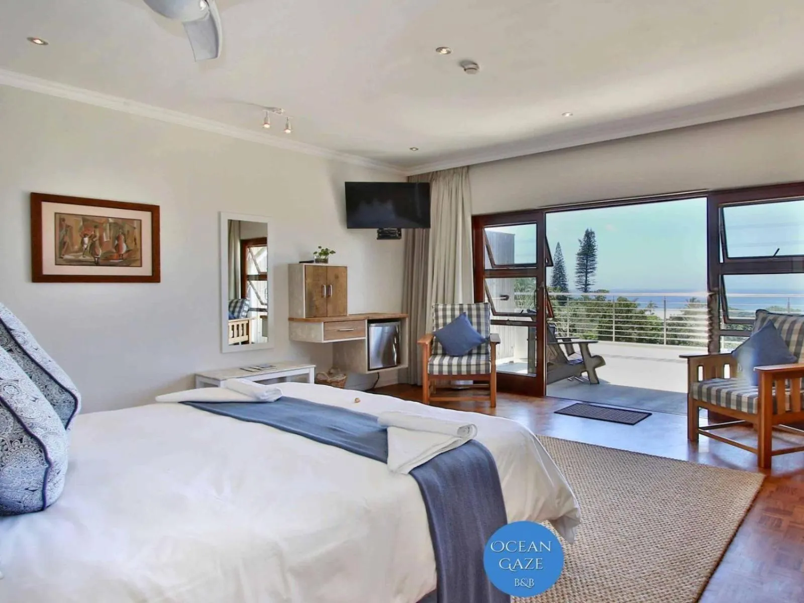 Bed in Ocean Gaze Bed and Breakfast