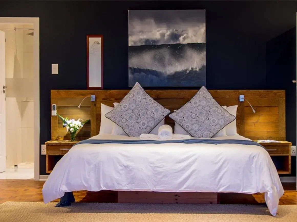 Standard King Room - single occupancy in Ocean Gaze Bed and Breakfast Standard King Room - single occupancy in Ocean Gaze Bed and Breakfast