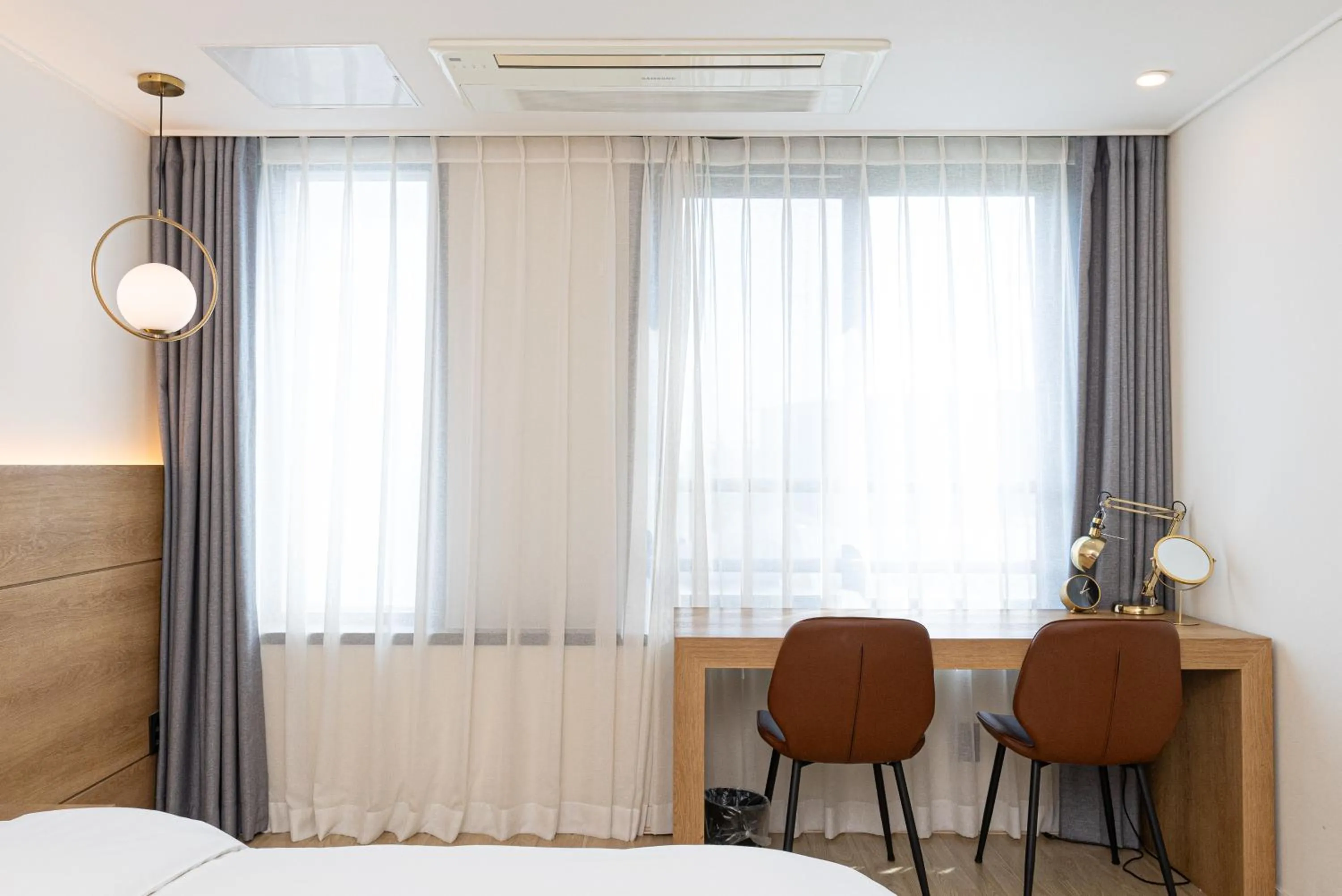 Photo of the whole room, Bed in Hotel The Grang Jungmun