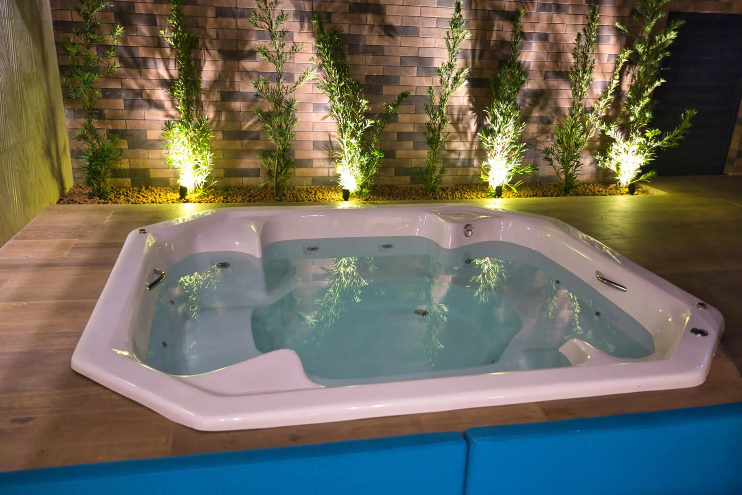 Hot Tub in Life Residence