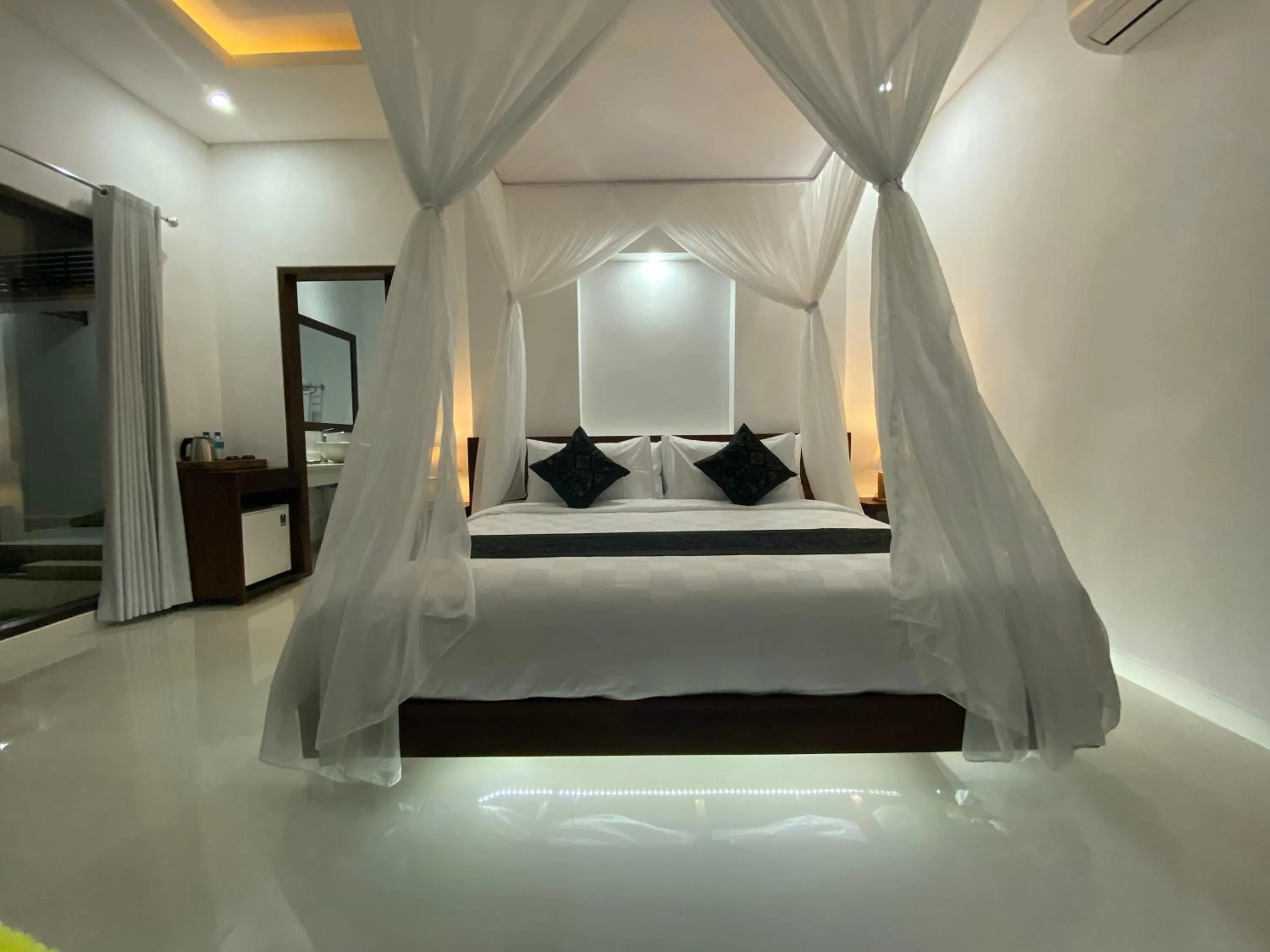 Bed in Namika Villas Ubud