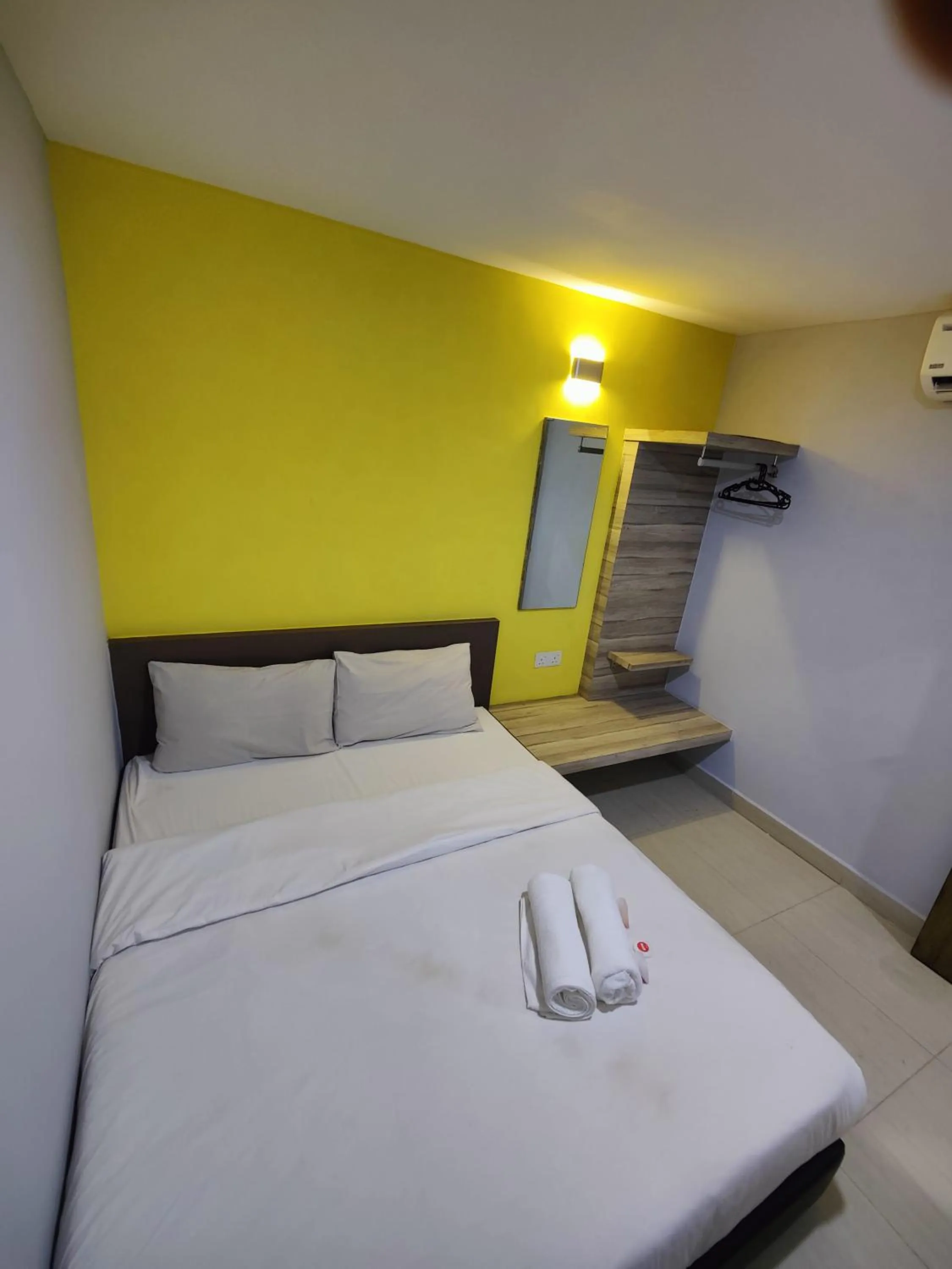 Bedroom, Bed in Hotel O Link Suite