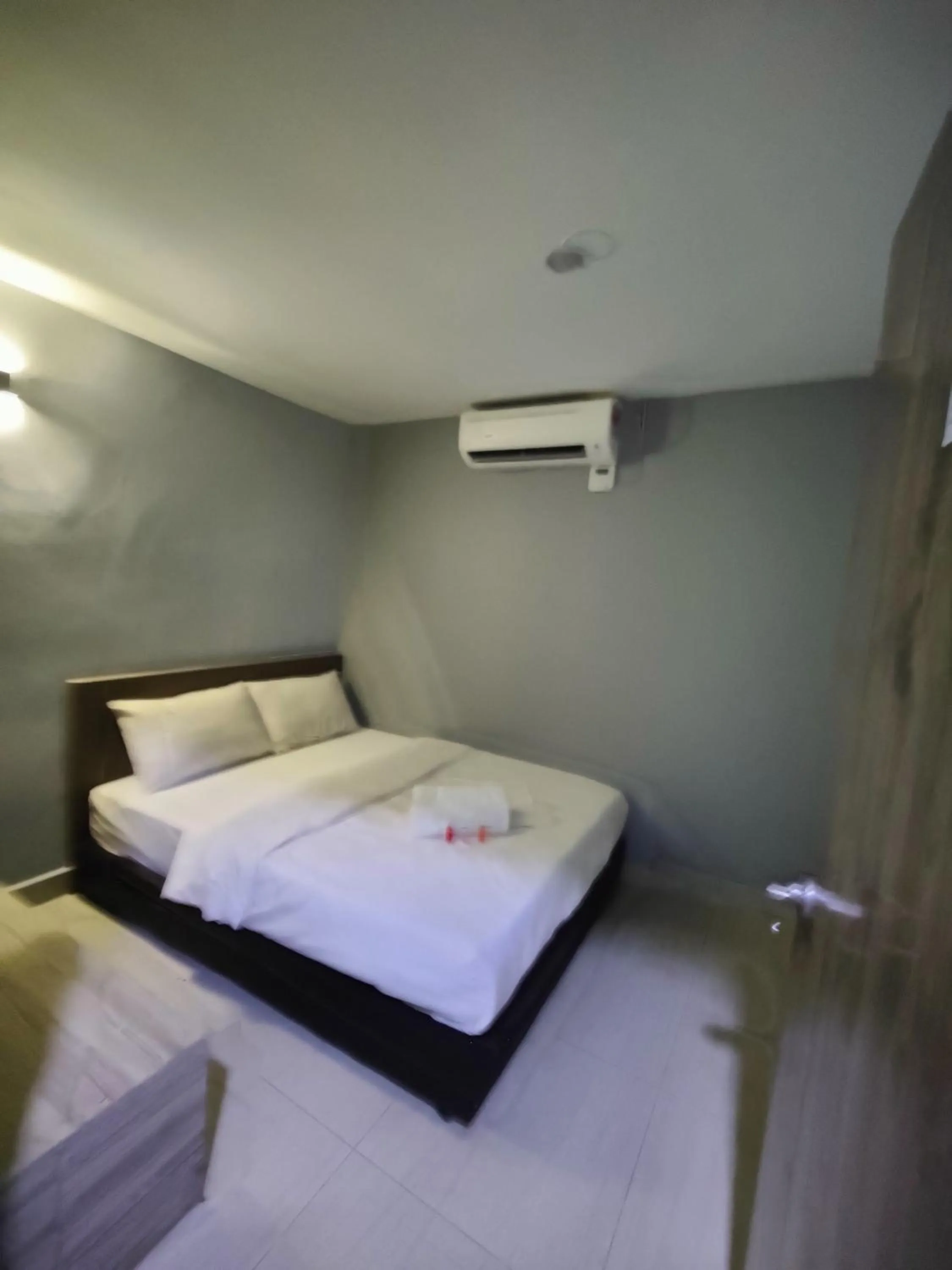 Bedroom, Bed in Hotel O Link Suite