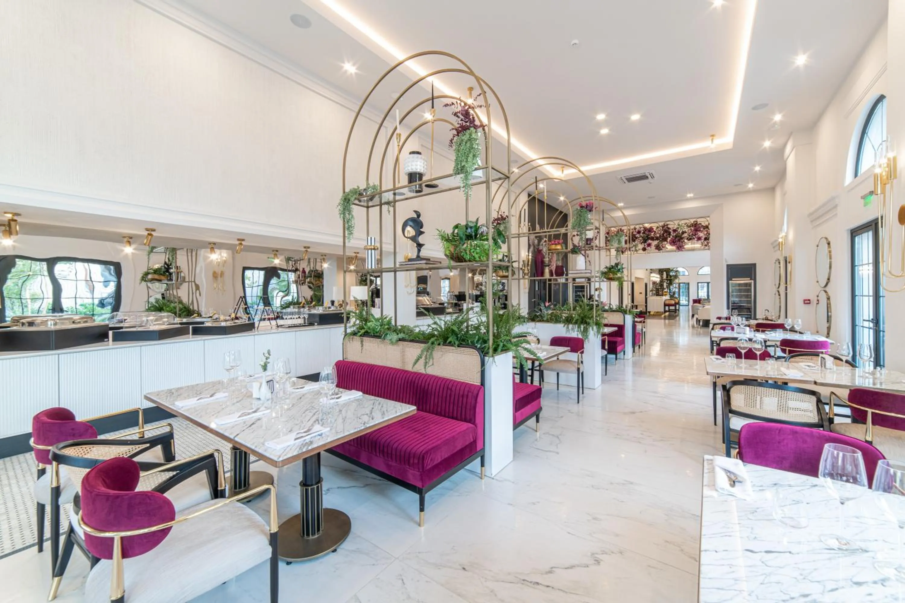 Restaurant/places to eat in ZET Hotel