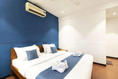 Hotel Q Deck Rooms - Vile Parle Station and Near to Mumbai Airport