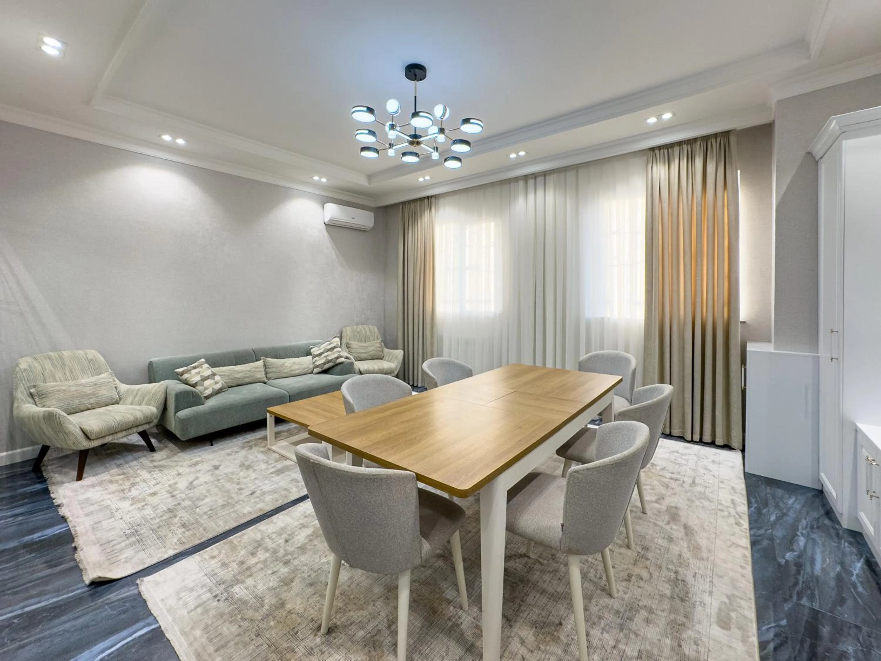 Communal lounge/ TV room in YakkaSaray Premium Apartment