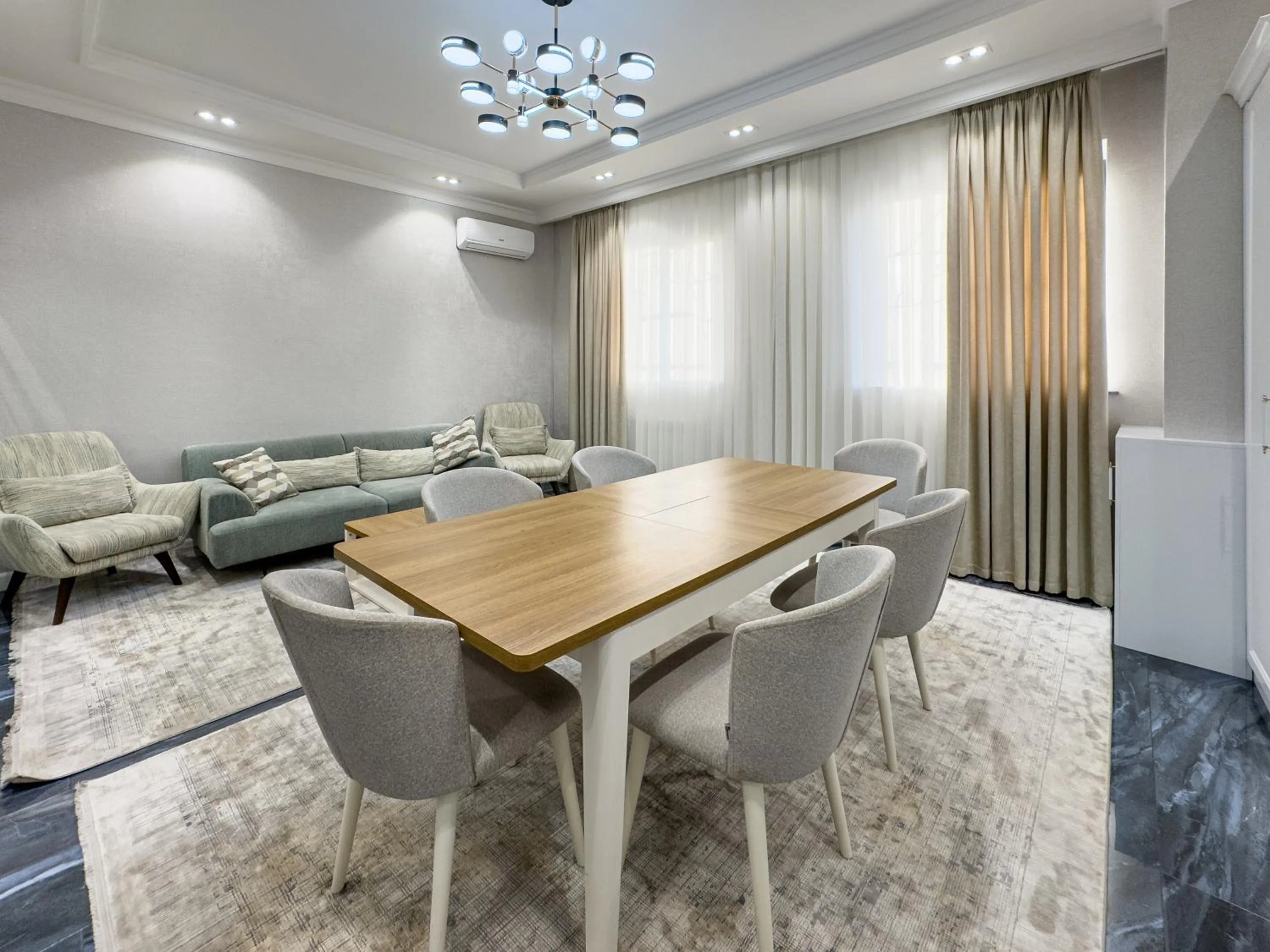 Communal lounge/ TV room in YakkaSaray Premium Apartment