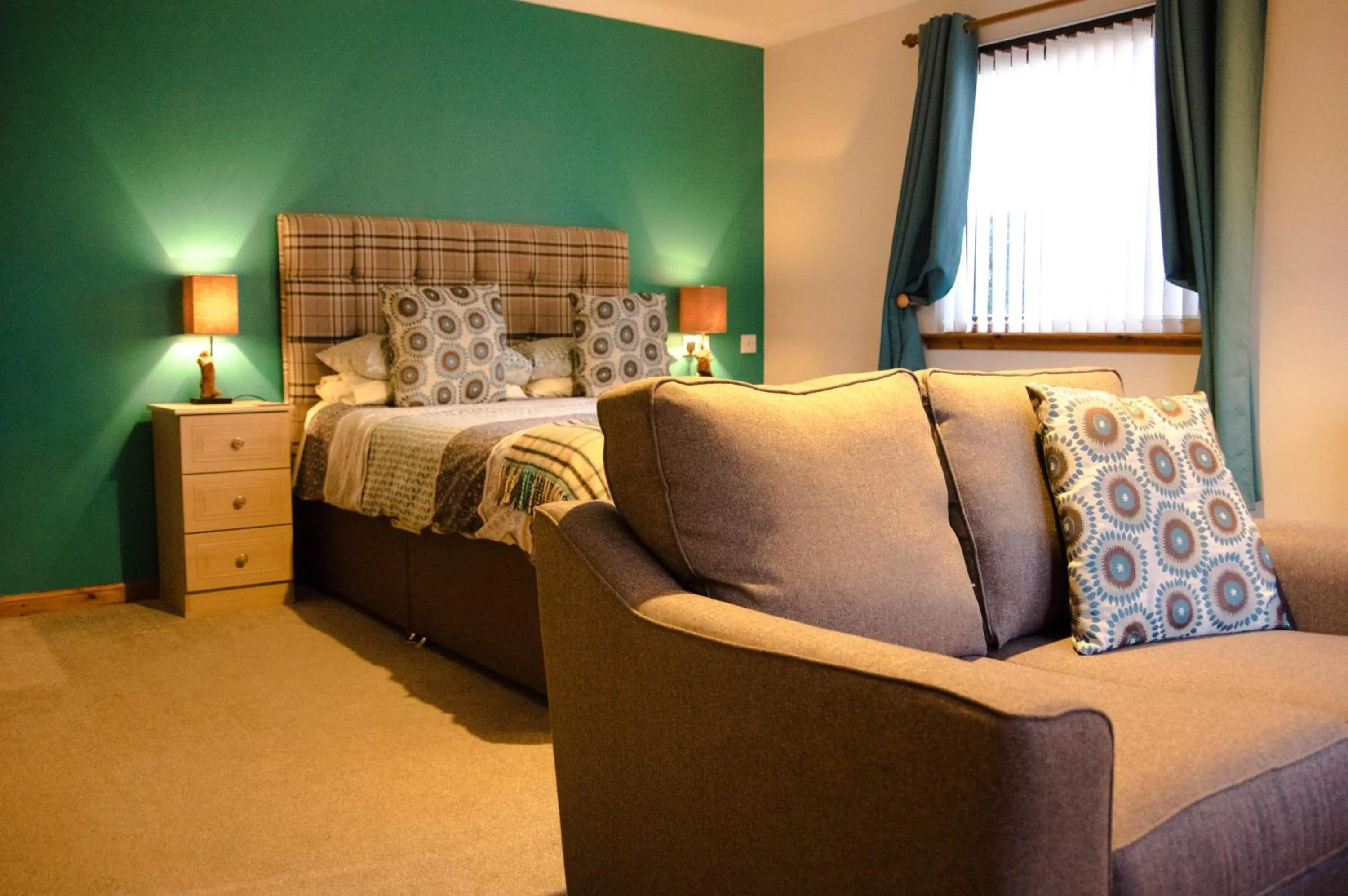 Photo of the whole room, Bed in Davar