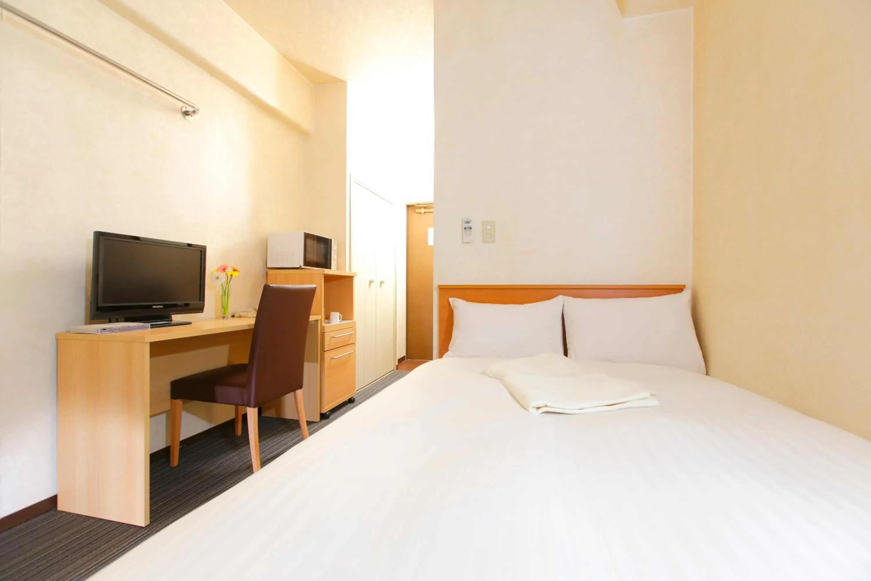 Spring, Bed in FLEXSTAY INN Tokiwadai Spring, Bed in FLEXSTAY INN Tokiwadai