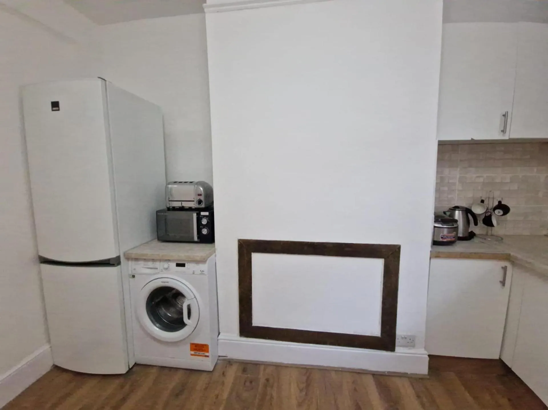 Kitchen or kitchenette in 1 Bed Flat - Sleeps 2 - Pets - Parking - Wifi