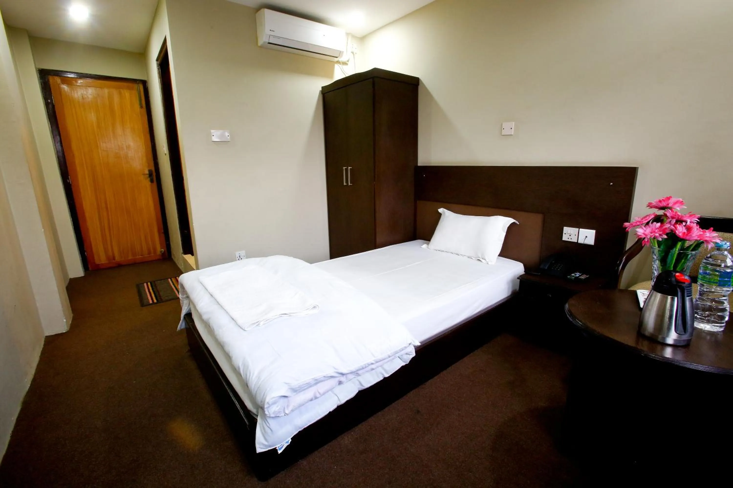 Bedroom, Bed in Hotel Nandini