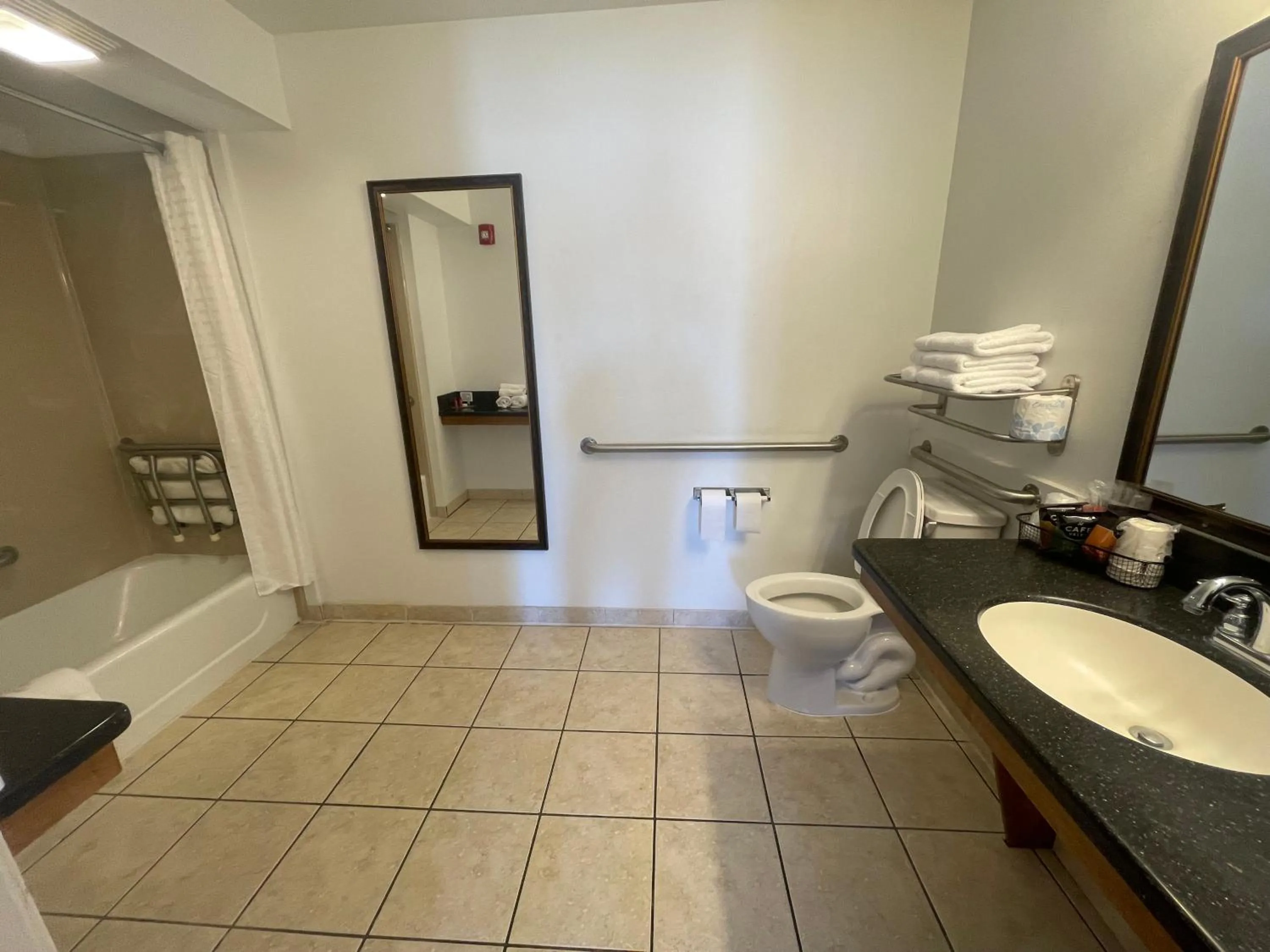 Bathroom in Stagecoach Inn Woodville