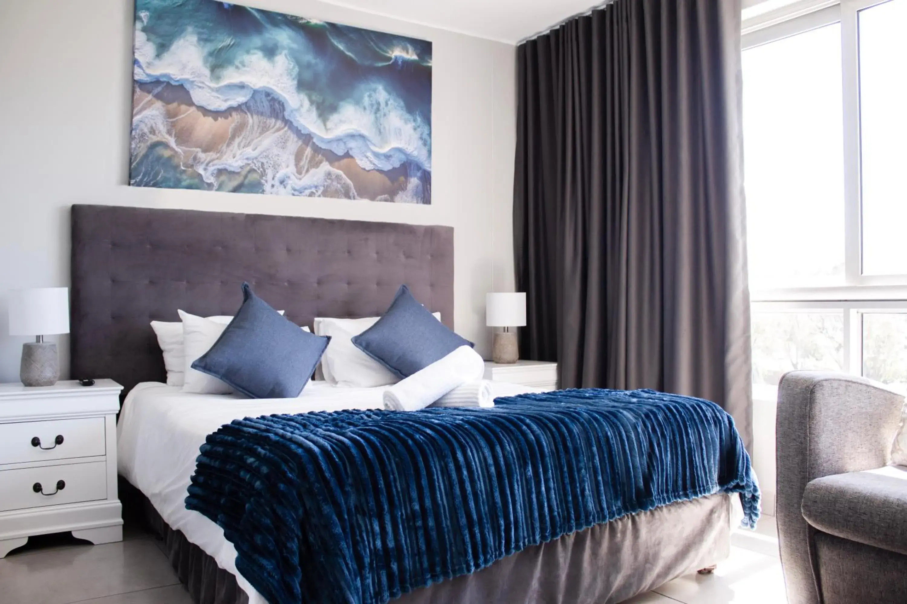 Bedroom, Bed in Ocean Breeze Hotel Bedroom, Bed in Ocean Breeze Hotel