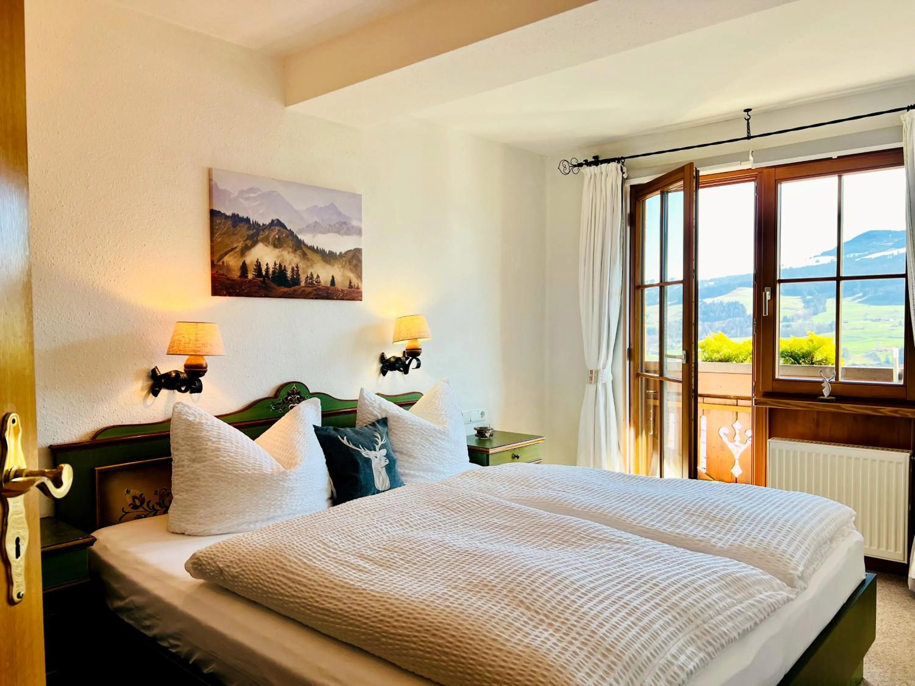 Bed in Gästehaus Alpenruh