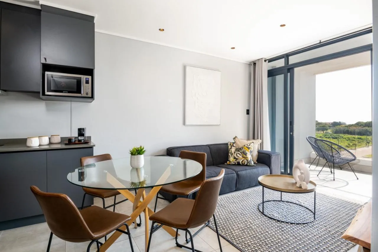 Kitchen or kitchenette in Luxury Bellagio 304 Two Bed with Inverter