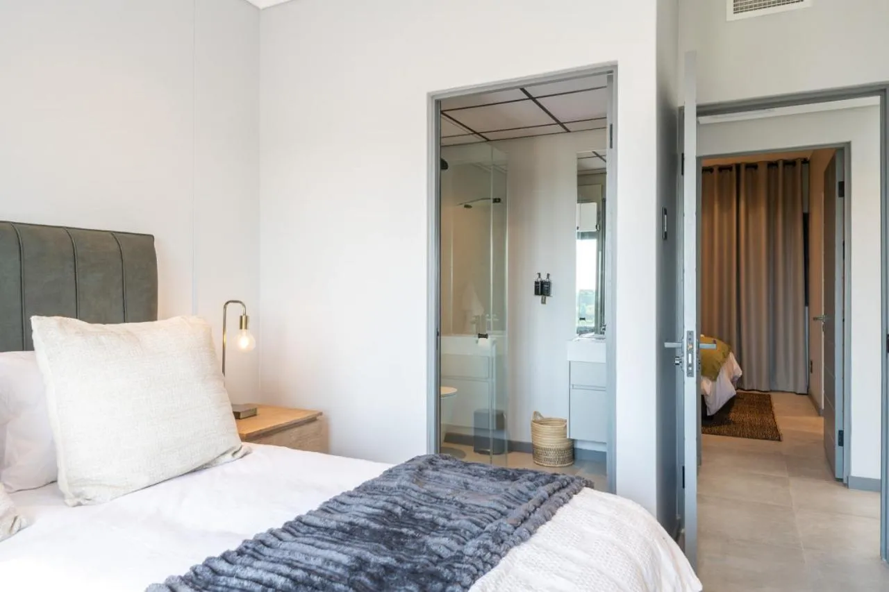 Bedroom, Bed in Luxury Bellagio 304 Two Bed with Inverter