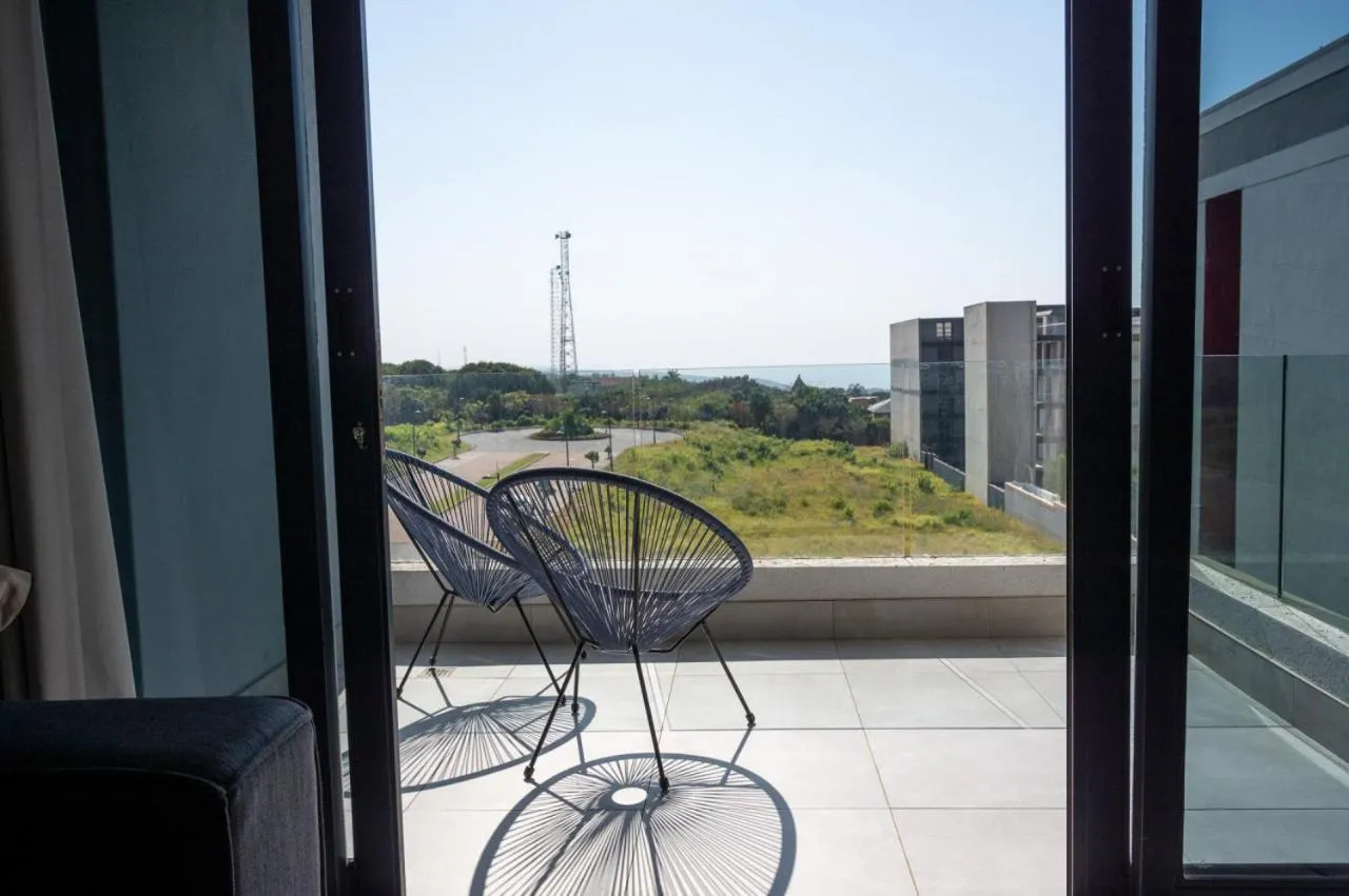 Patio in Luxury Bellagio 304 Two Bed with Inverter