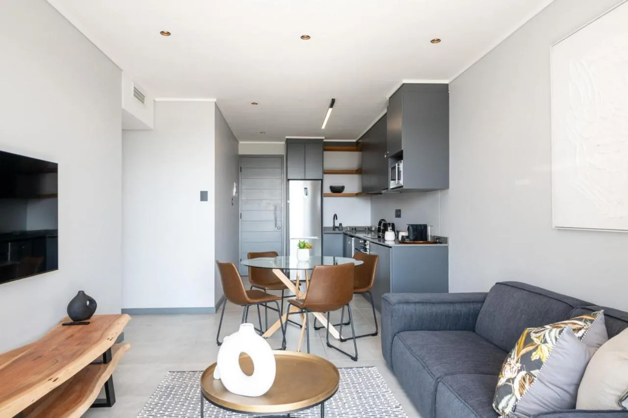 Kitchen or kitchenette in Luxury Bellagio 304 Two Bed with Inverter