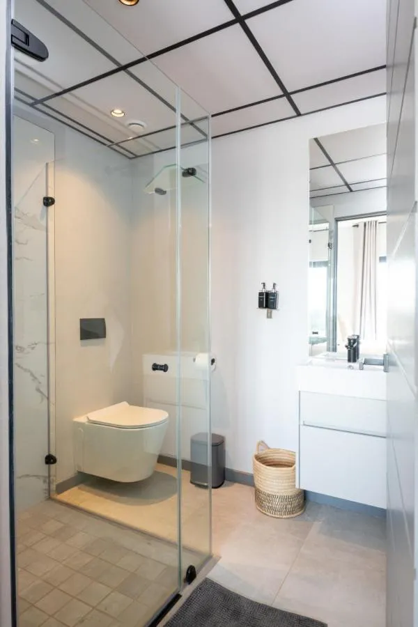 Bathroom in Luxury Bellagio 304 Two Bed with Inverter