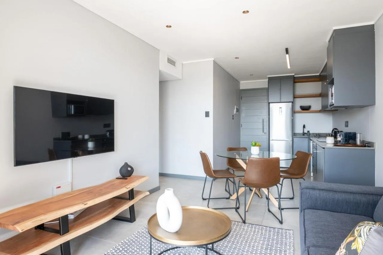 Kitchen or kitchenette in Luxury Bellagio 304 Two Bed with Inverter