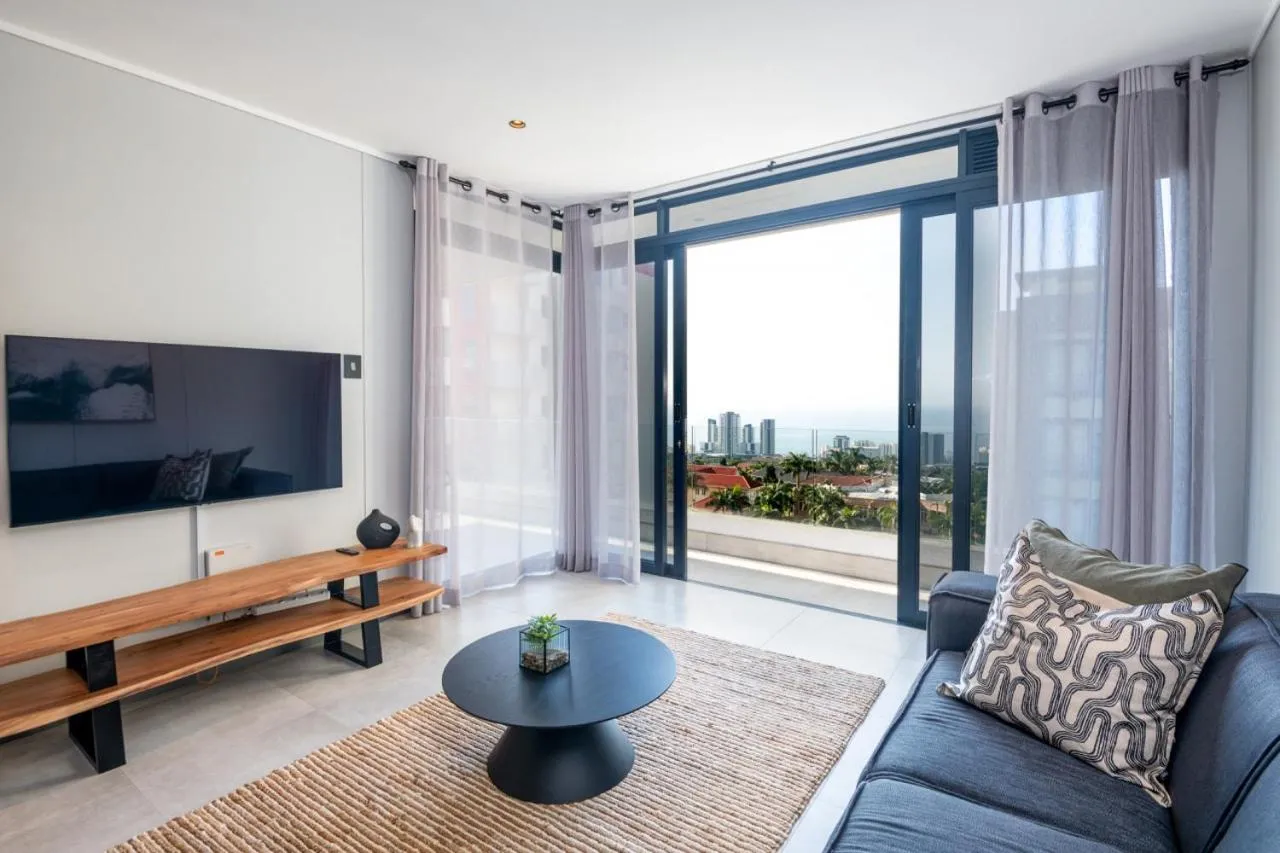 Luxury Bellagio 302 with Sea Views and Inverter