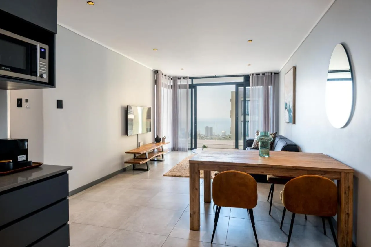 Luxury Bellagio 302 with Sea Views and Inverter
