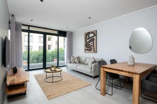 Luxury Bellagio 002 with Sea Views and Inverter