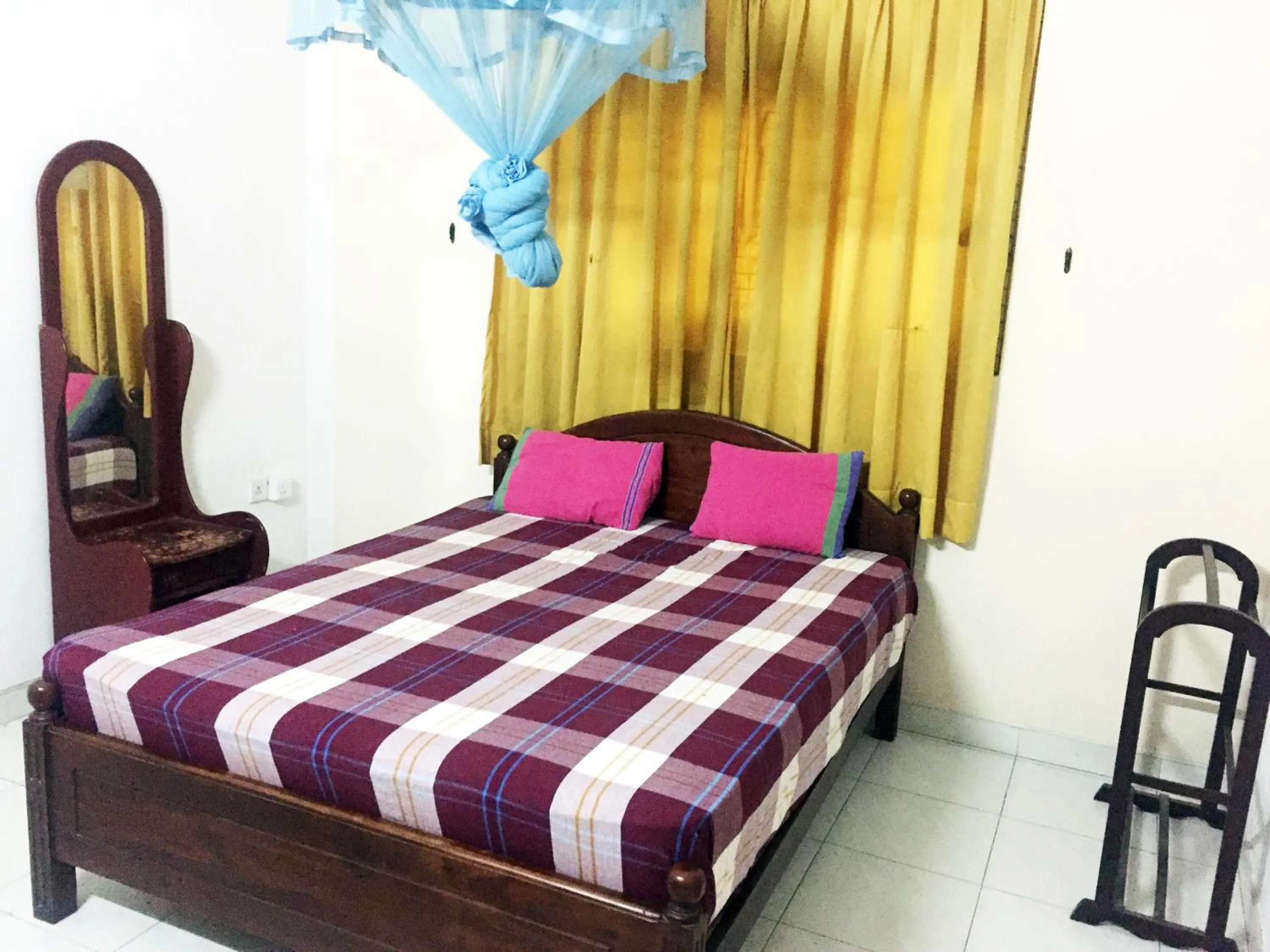 Photo of the whole room, Bed in McCarthy Guesthouse