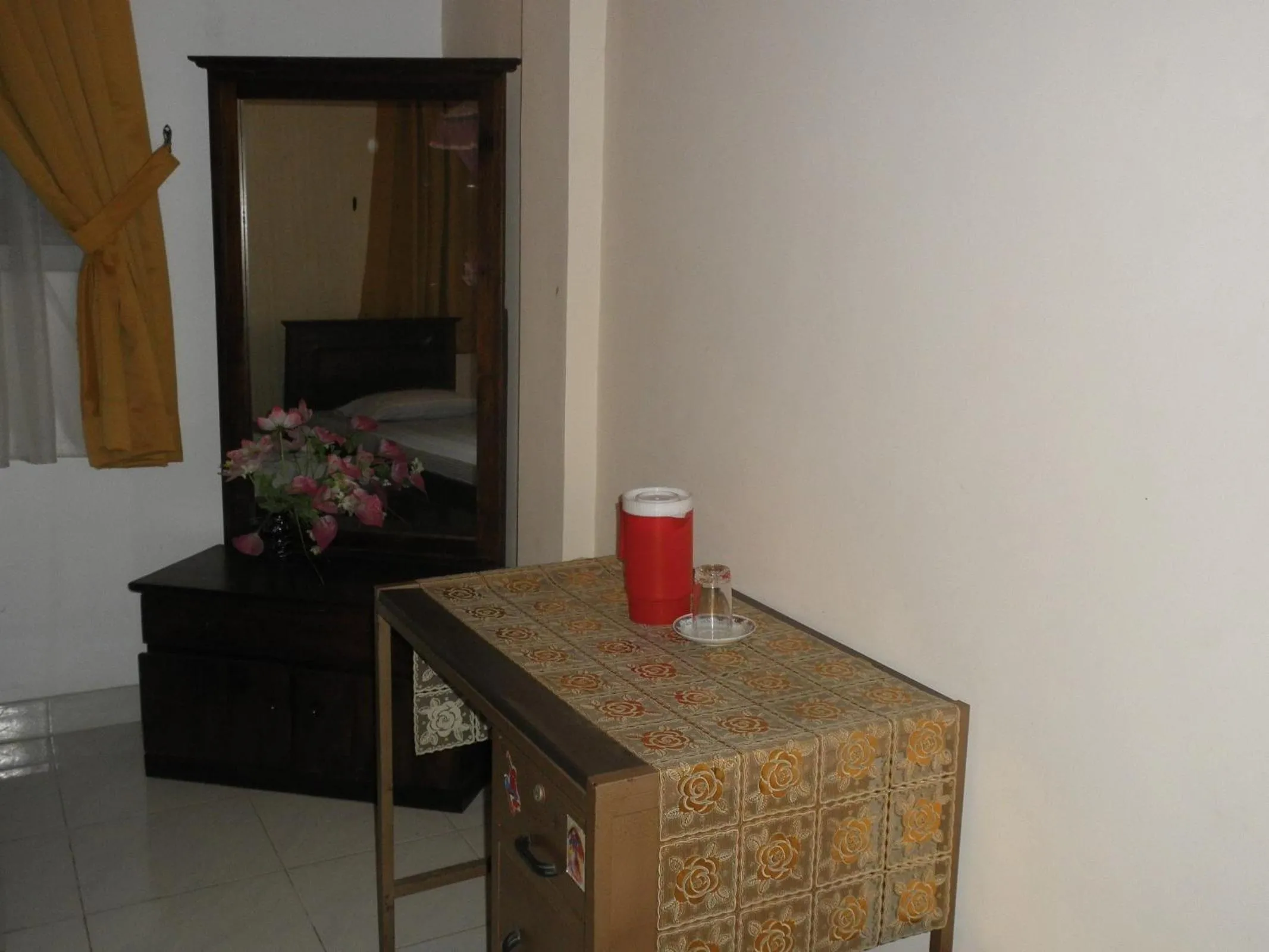 Photo of the whole room in McCarthy Guesthouse