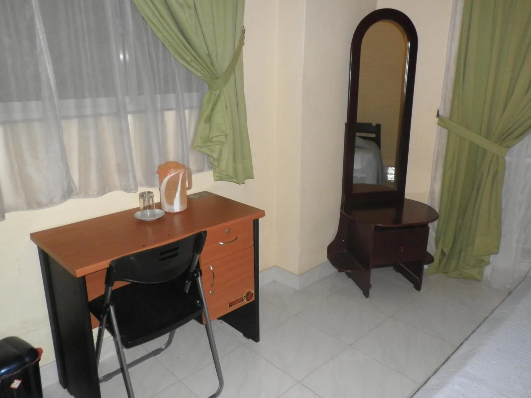 Photo of the whole room in McCarthy Guesthouse