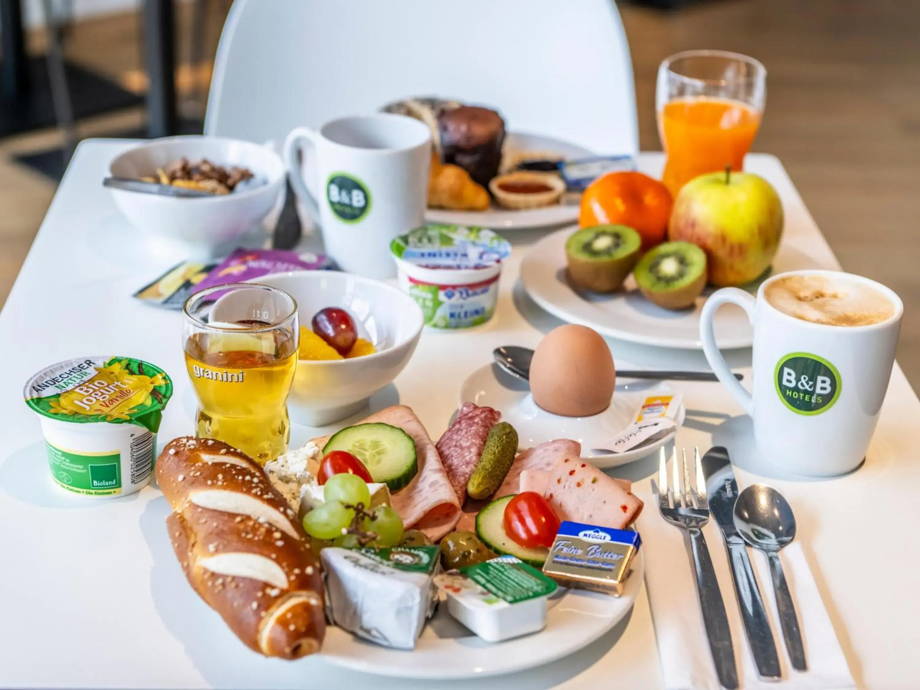 Restaurant/places to eat in B&B Hotel Schweinfurt-City Restaurant/places to eat in B&B Hotel Schweinfurt-City