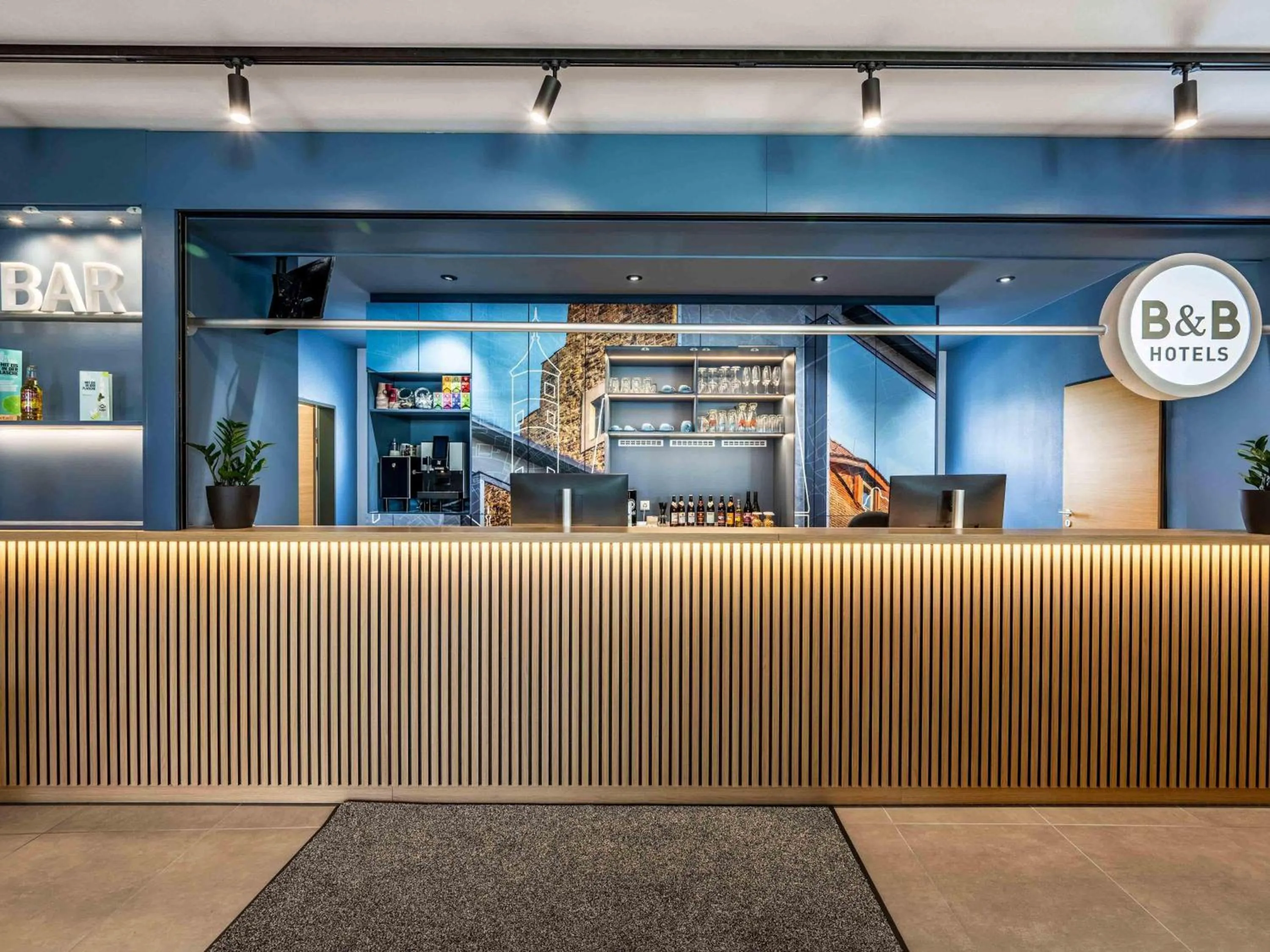 Lobby or reception in B&B Hotel Schweinfurt-City