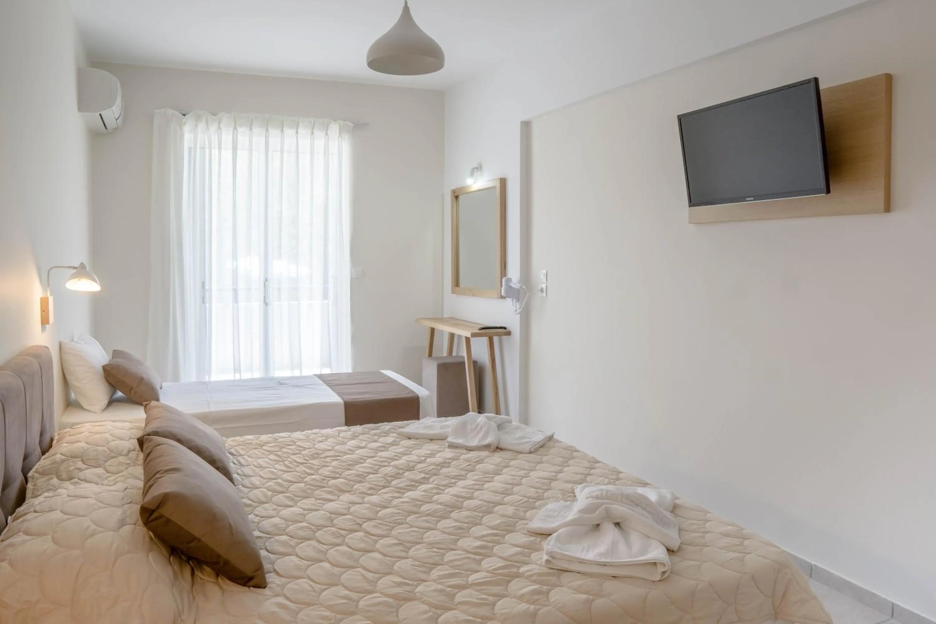 Bedroom, Bed in Pinelopi Hotel