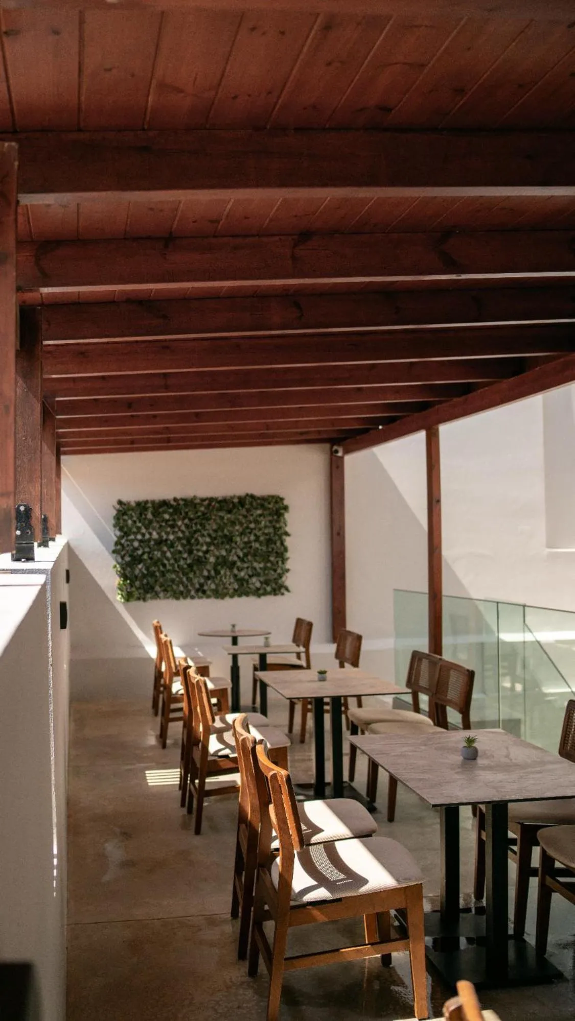 Restaurant/places to eat in Pinelopi Hotel