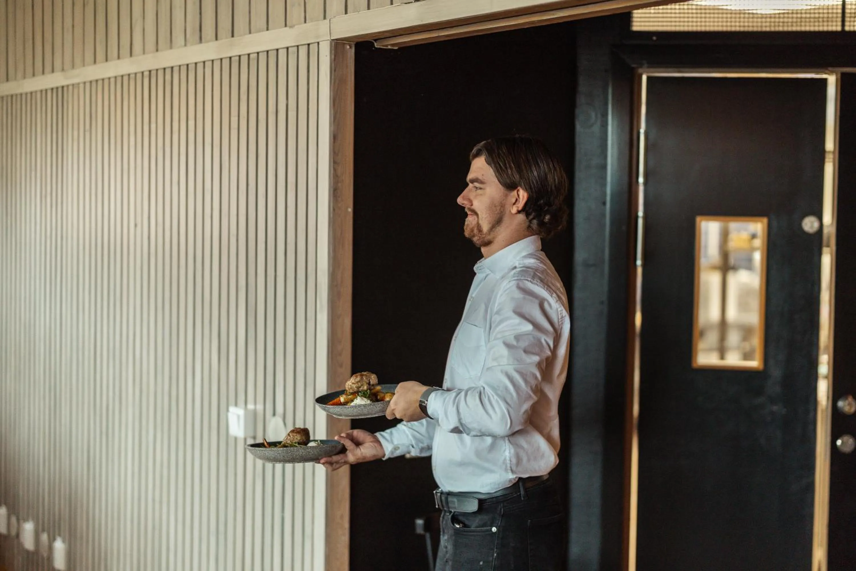 Restaurant/places to eat in Barken Lodge