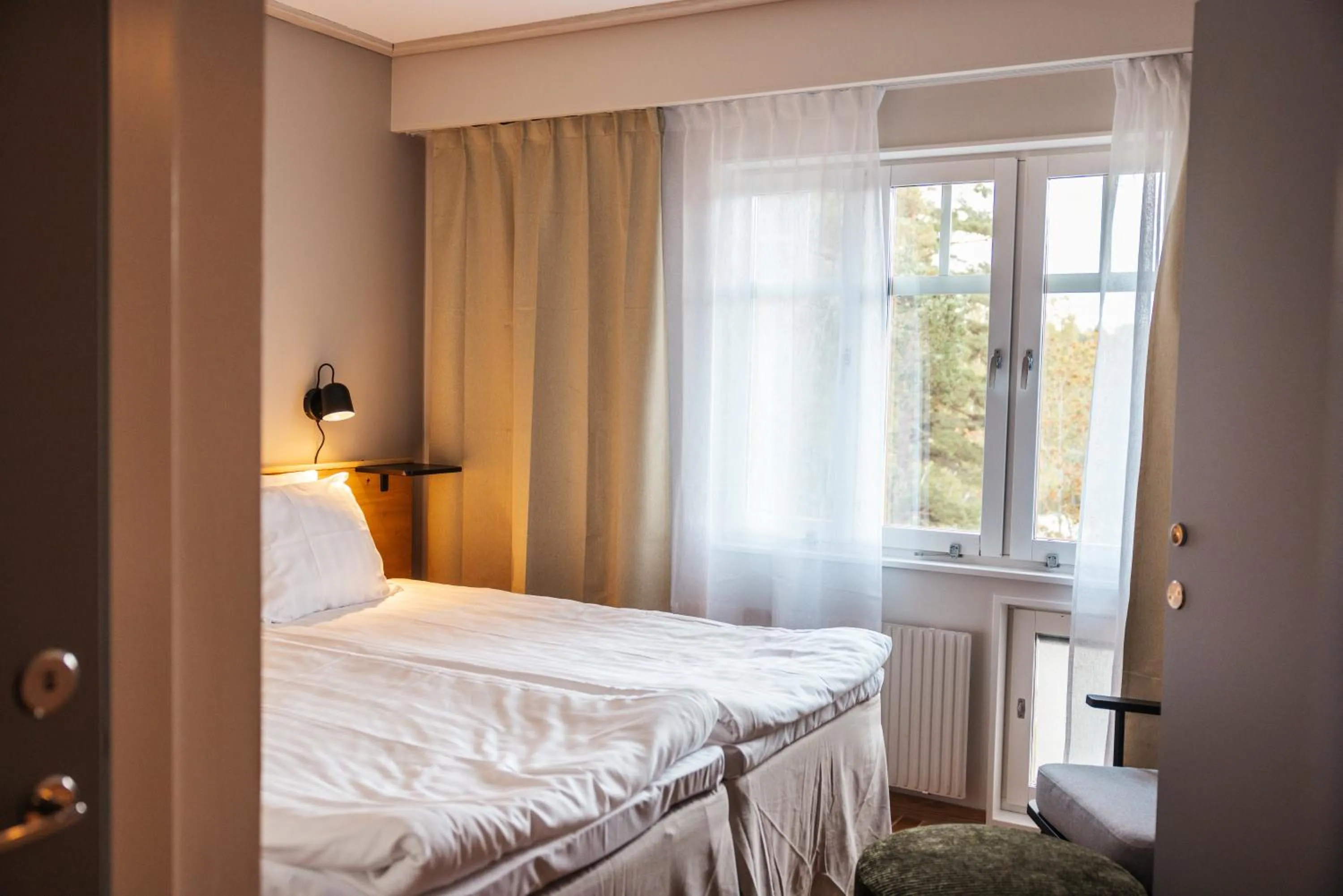 Photo of the whole room, Bed in Barken Lodge