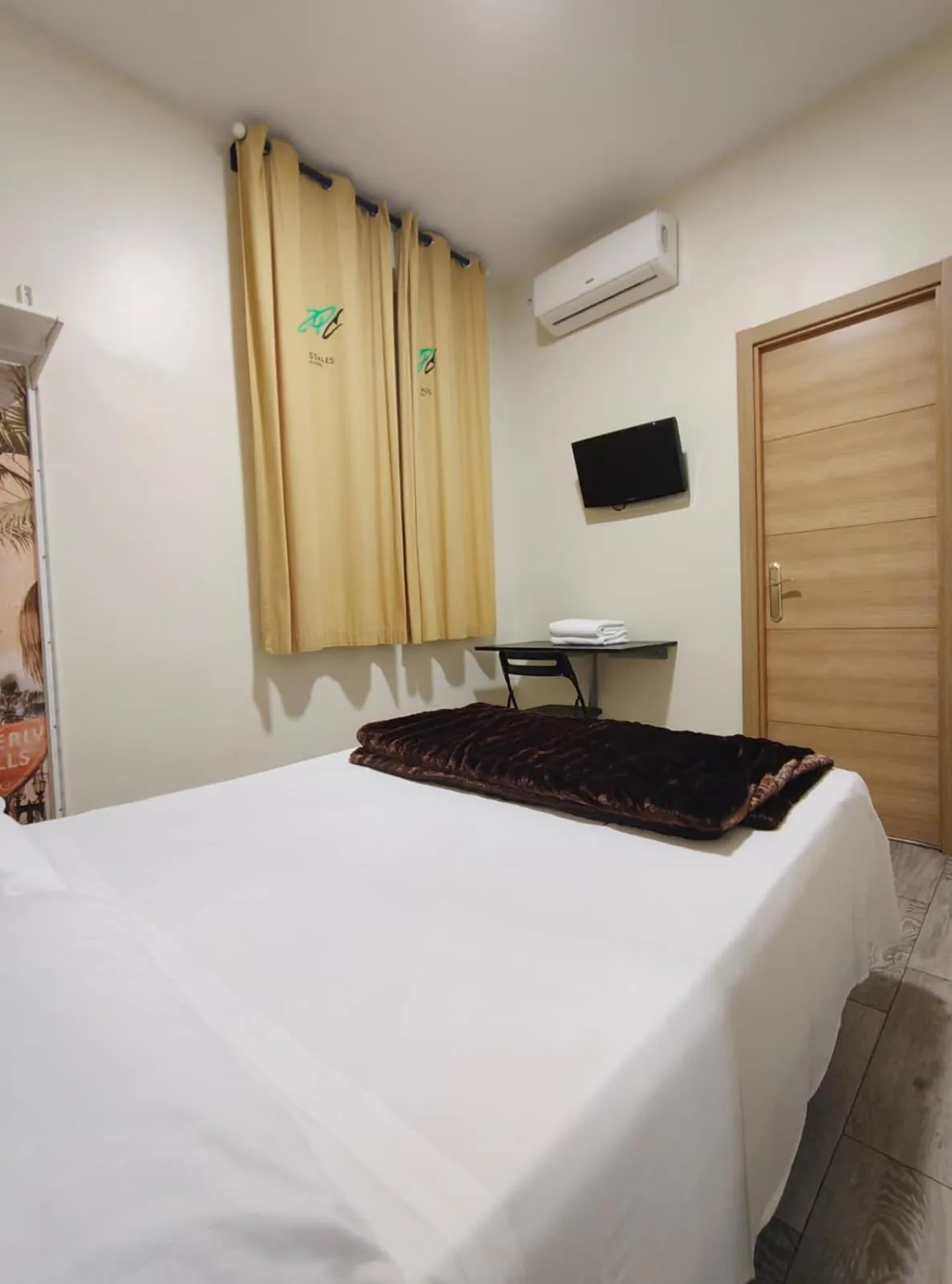 Bedroom, Bed in JQC Rooms